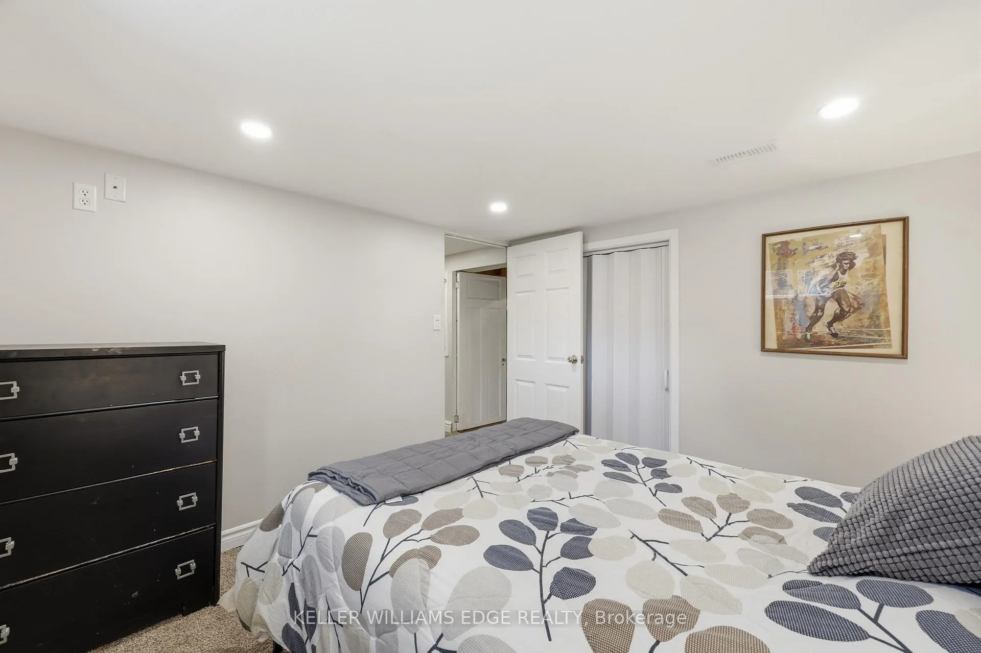 Photo 26 of 74 Graham Avenue S, Hamilton, Delta — HOMEH