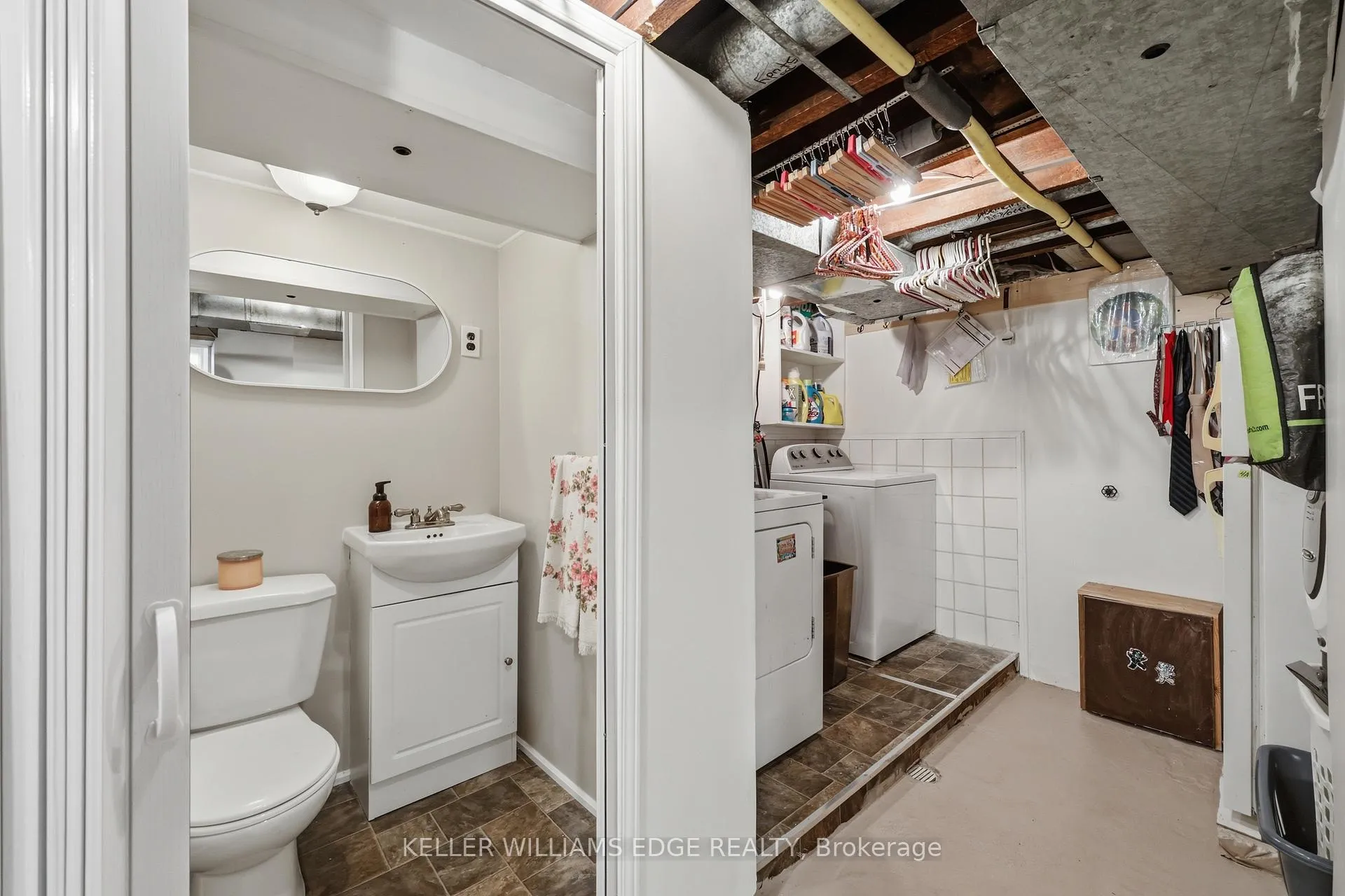 Photo 27 of 74 Graham Avenue S, Hamilton, Delta — HOMEH