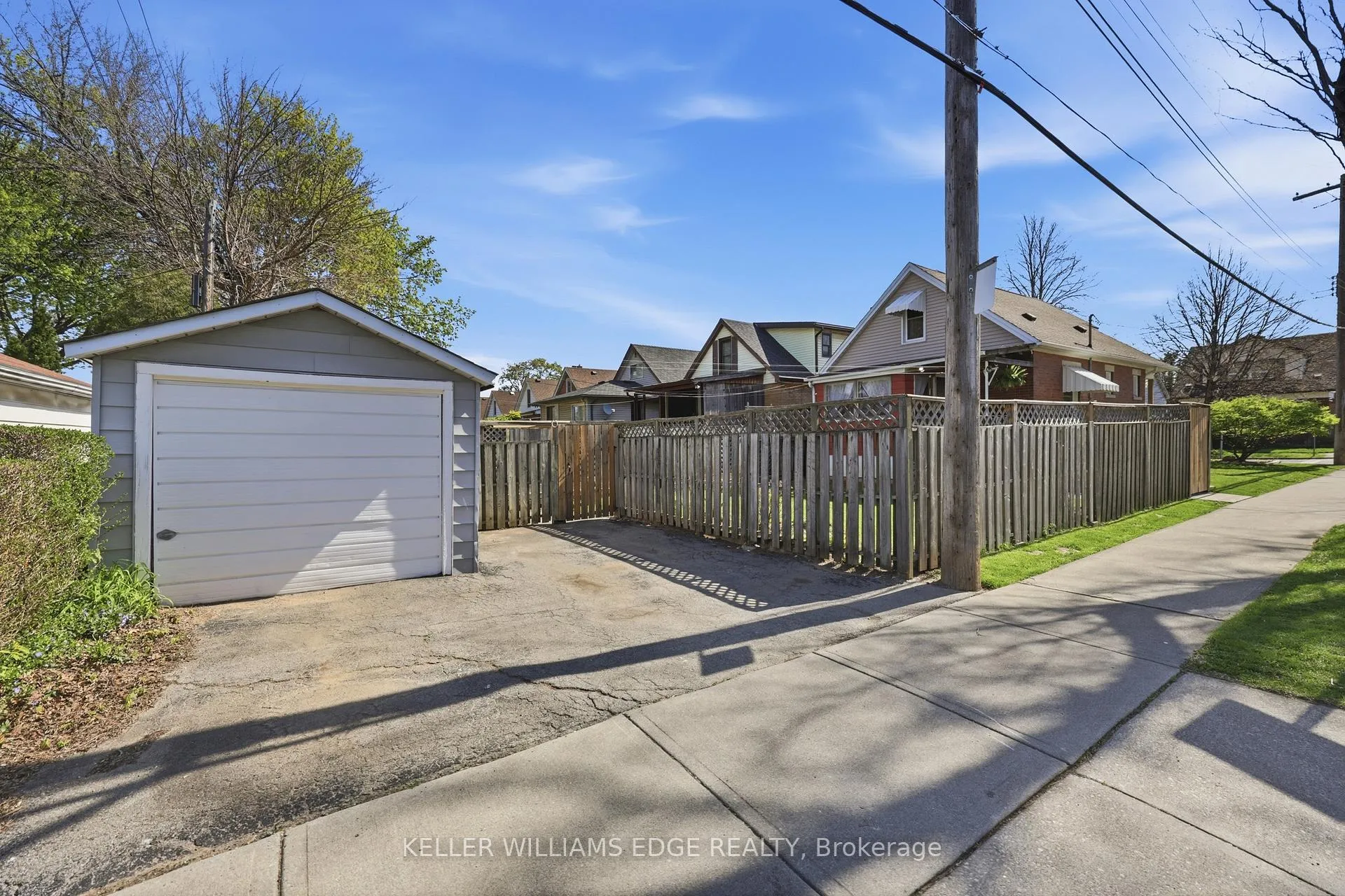 Photo 33 of 74 Graham Avenue S, Hamilton, Delta — HOMEH