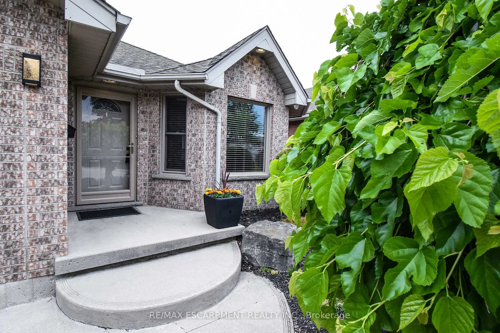 Photo 4 of 67 Lawnhurst Drive, Hamilton, Lawfield — HOMEH