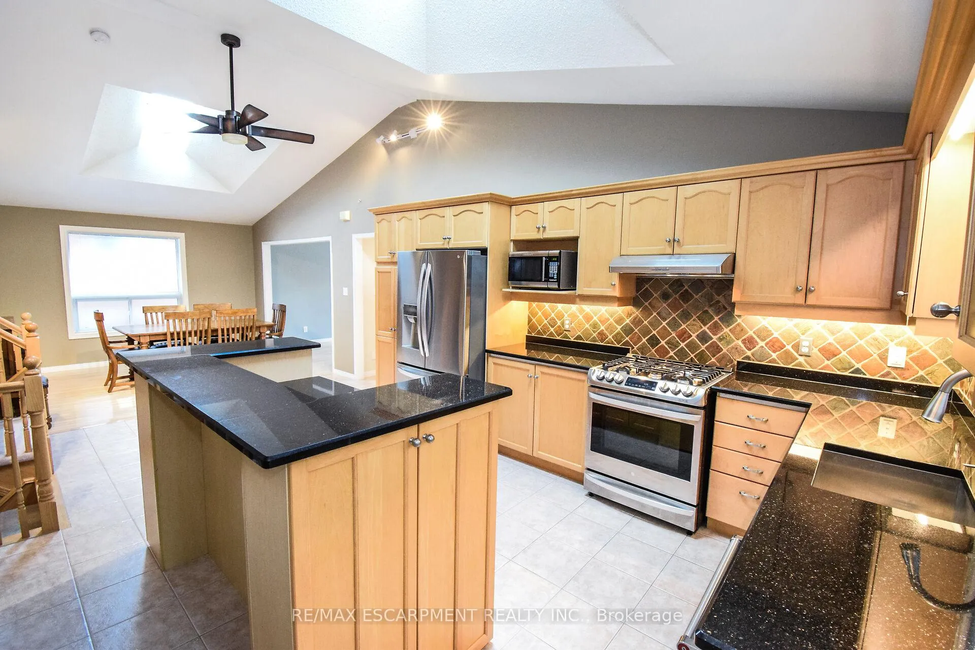 Photo 19 of 67 Lawnhurst Drive, Hamilton, Lawfield — HOMEH