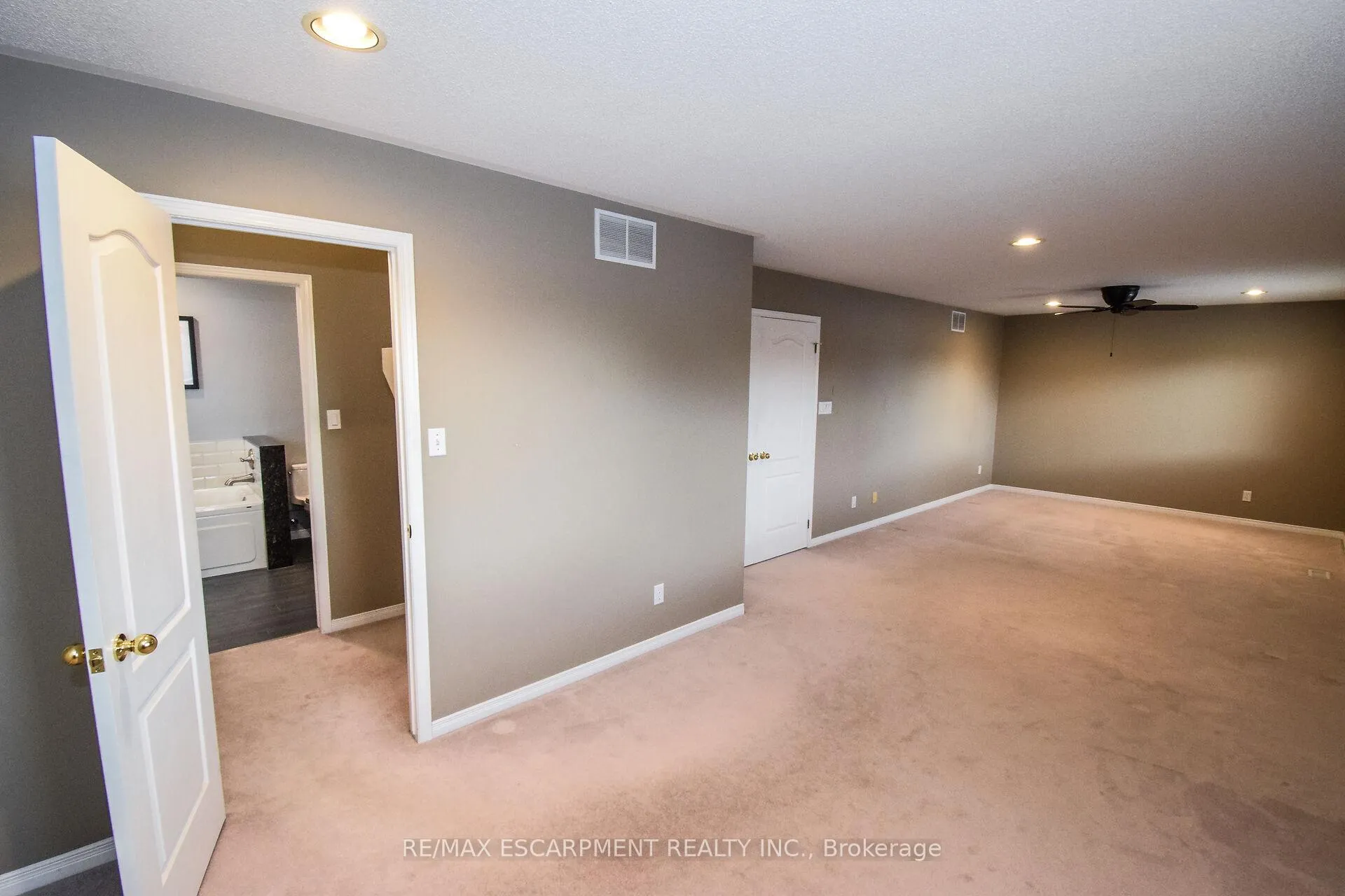 Photo 28 of 67 Lawnhurst Drive, Hamilton, Lawfield — HOMEH