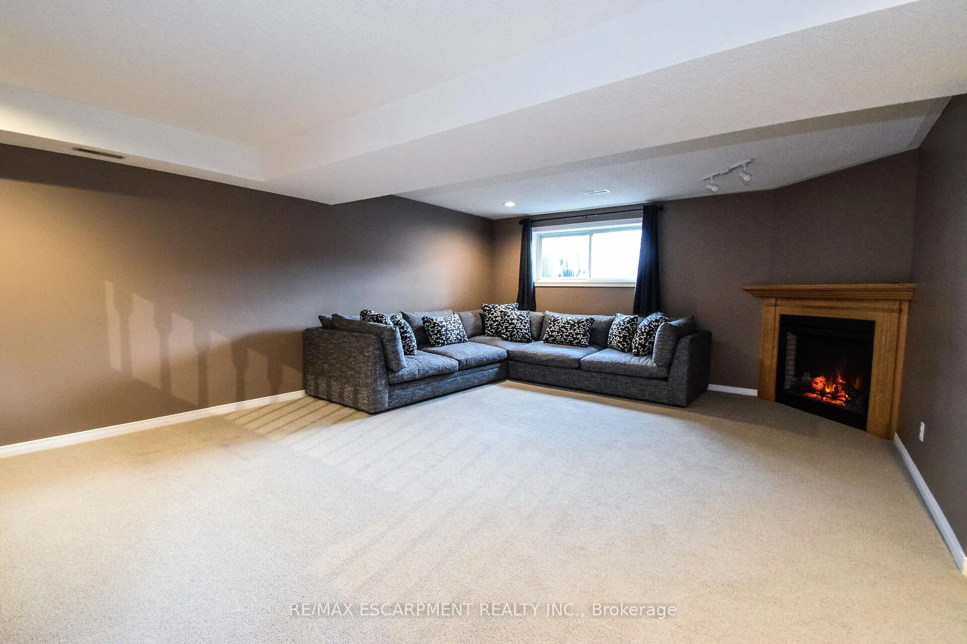 Photo 34 of 67 Lawnhurst Drive, Hamilton, Lawfield — HOMEH
