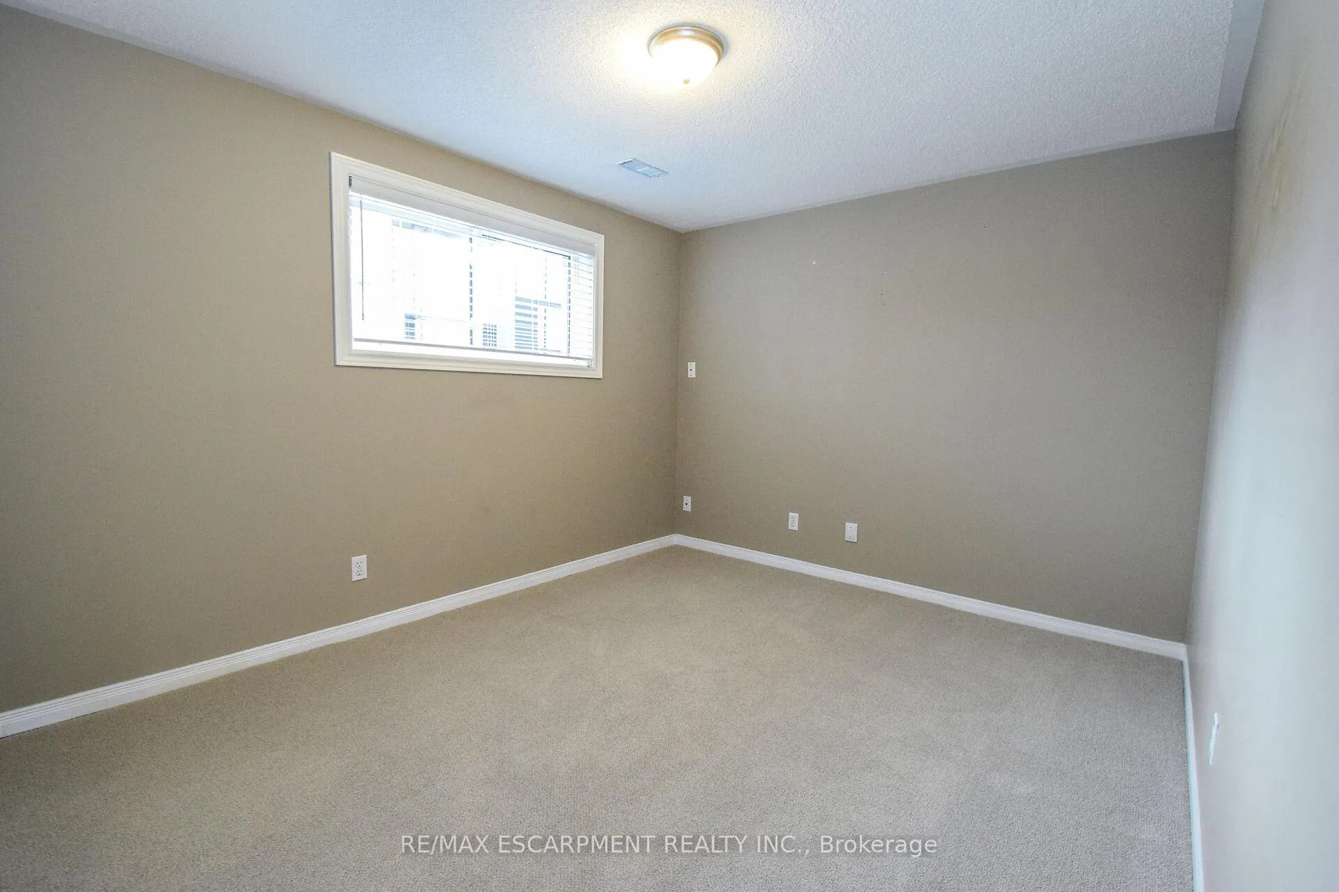 Photo 37 of 67 Lawnhurst Drive, Hamilton, Lawfield — HOMEH