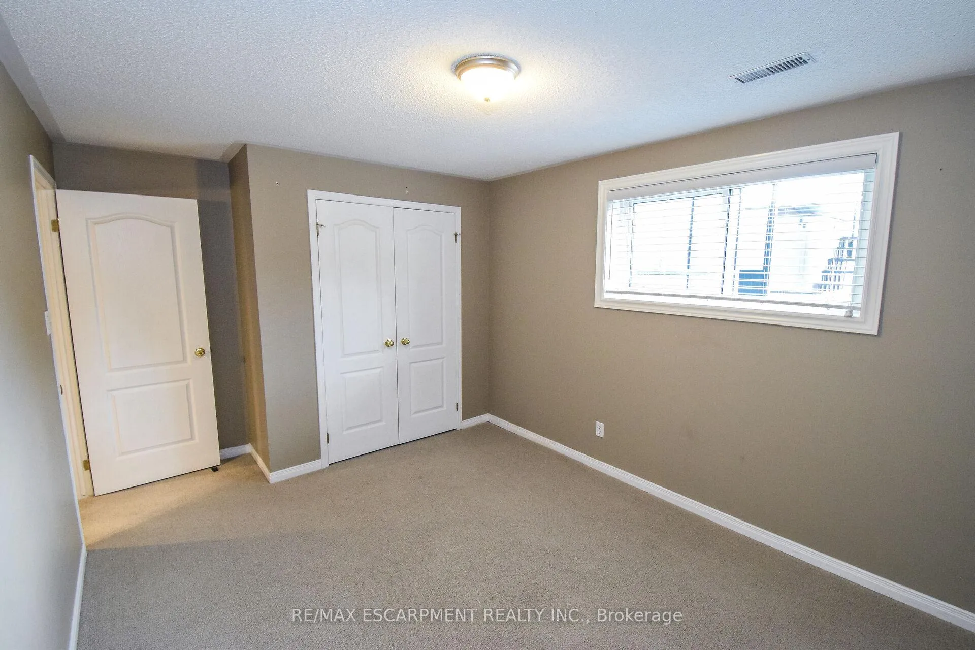 Photo 38 of 67 Lawnhurst Drive, Hamilton, Lawfield — HOMEH