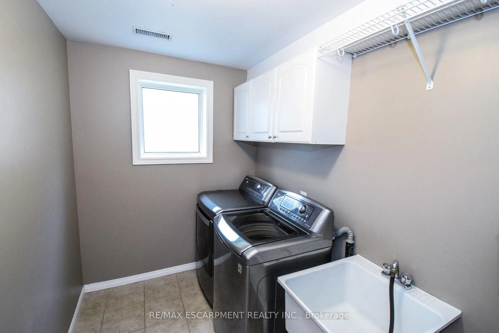 Photo 39 of 67 Lawnhurst Drive, Hamilton, Lawfield — HOMEH