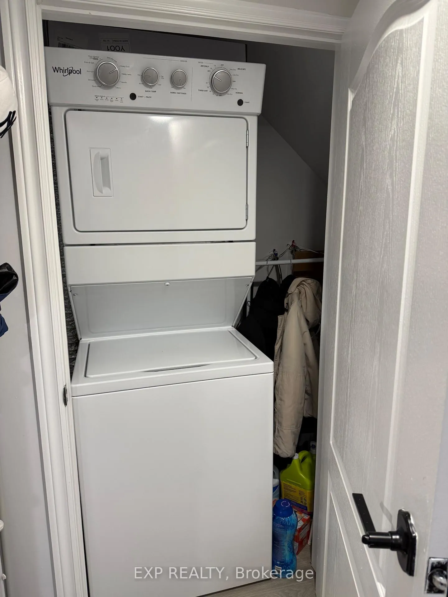 Photo 5 of Unit Lower, 130 Adventure Crescent, Vaughan, Vellore Village — HOMEH