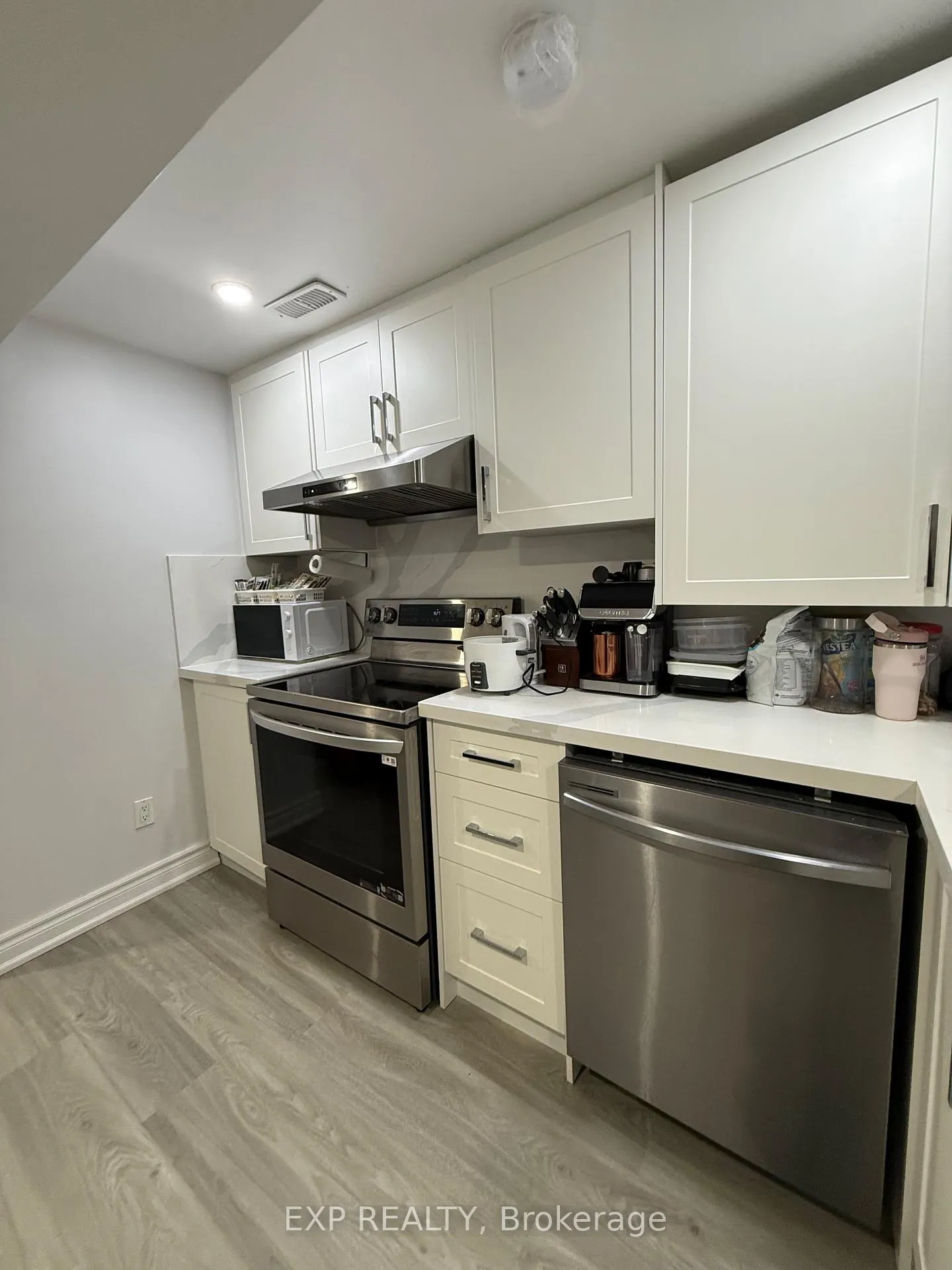 Photo 6 of Unit Lower, 130 Adventure Crescent, Vaughan, Vellore Village — HOMEH