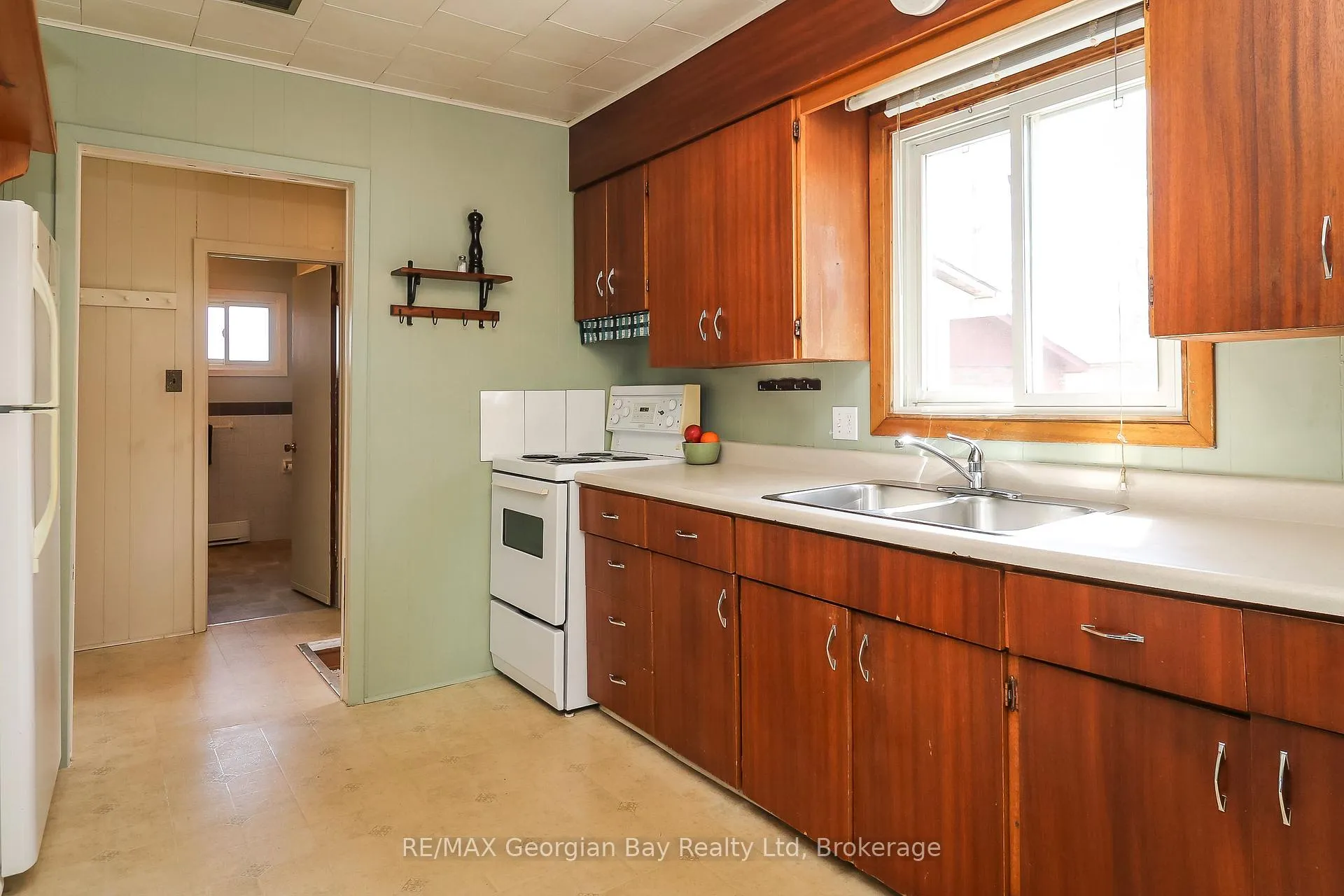 Photo 6 of 215 Palmer Street, Tay, Waubaushene — HOMEH