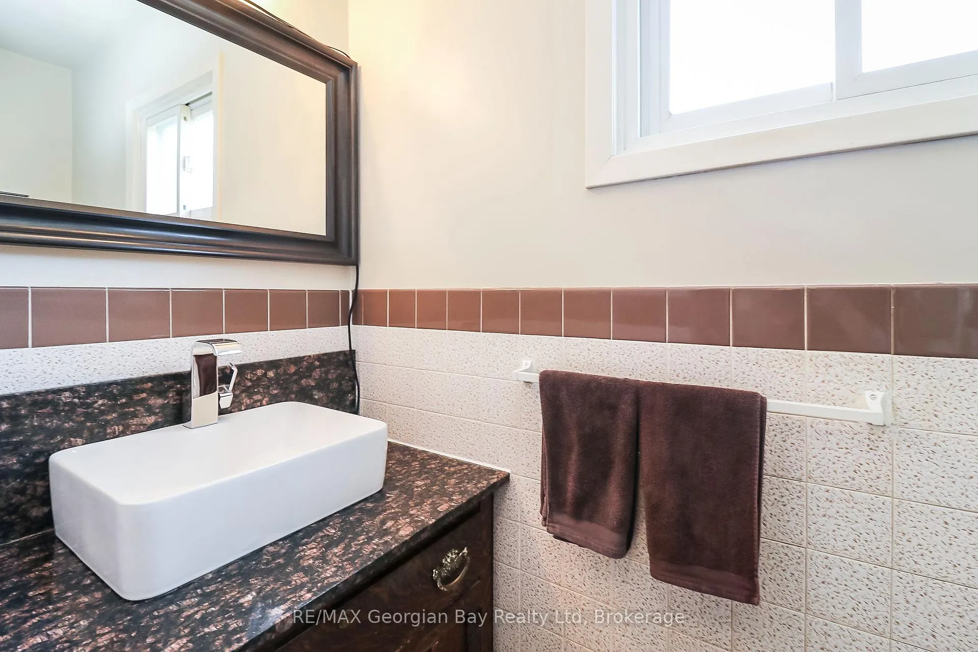 Photo 17 of 215 Palmer Street, Tay, Waubaushene — HOMEH