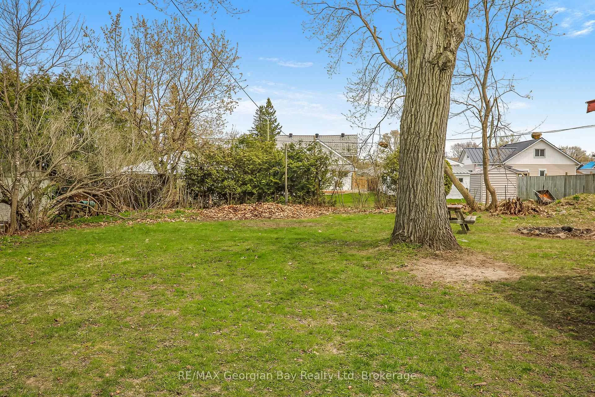 Photo 27 of 215 Palmer Street, Tay, Waubaushene — HOMEH