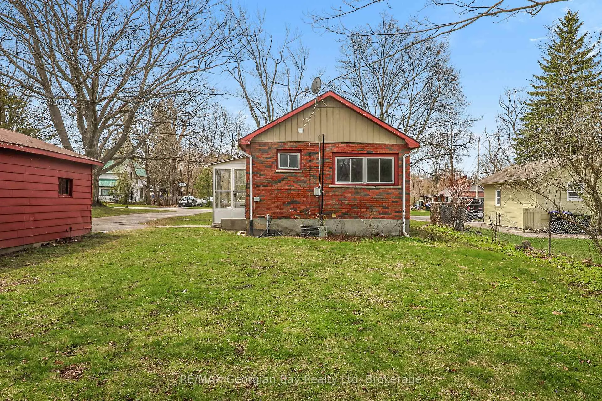 Photo 30 of 215 Palmer Street, Tay, Waubaushene — HOMEH