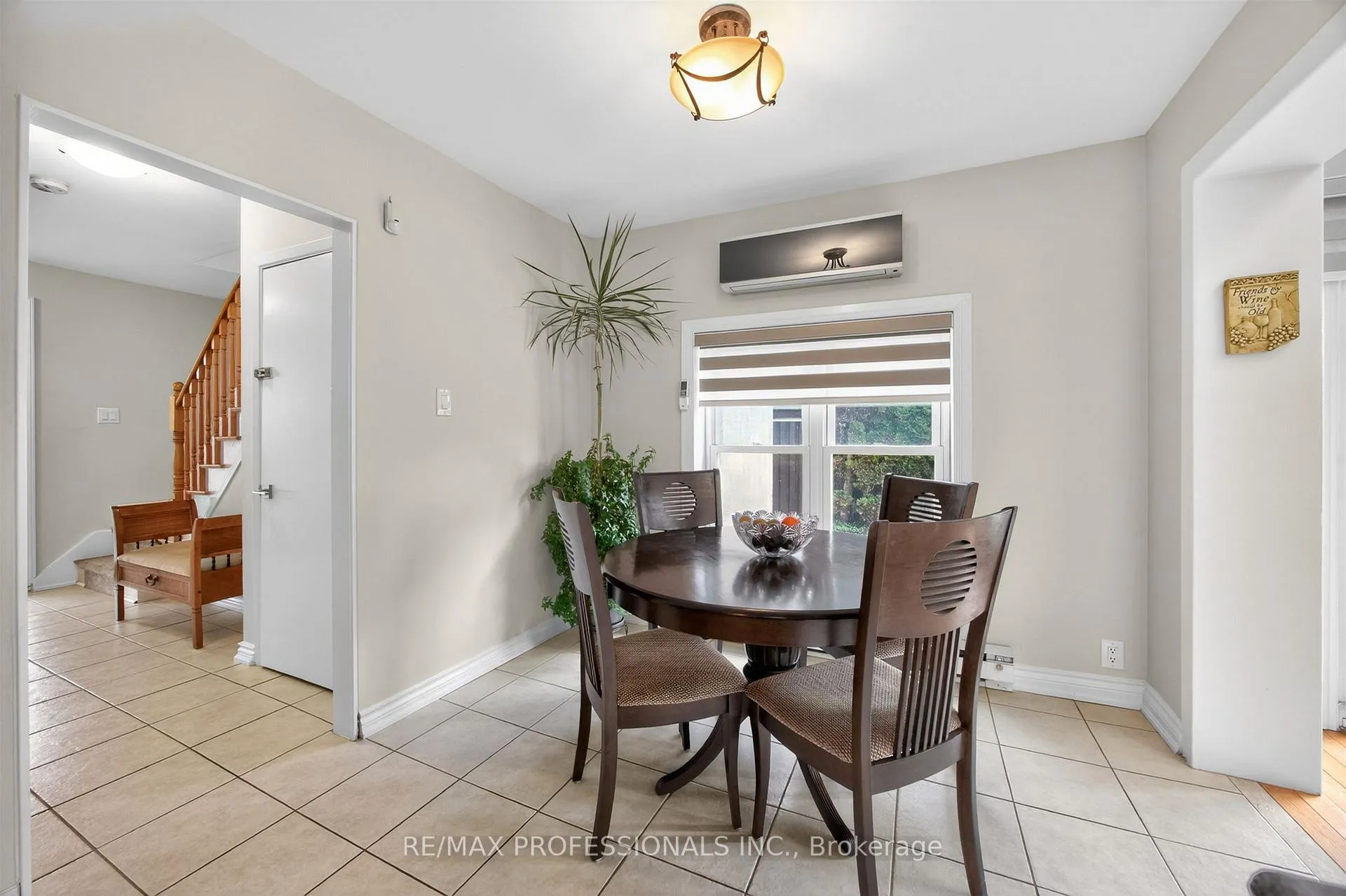 Photo 12 of 3 Caledon Court, Brampton, Avondale — HOMEH