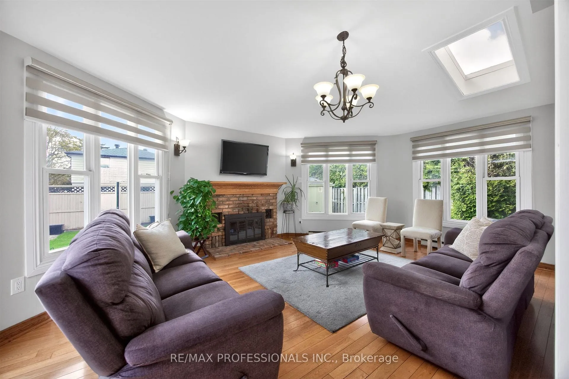 Photo 13 of 3 Caledon Court, Brampton, Avondale — HOMEH