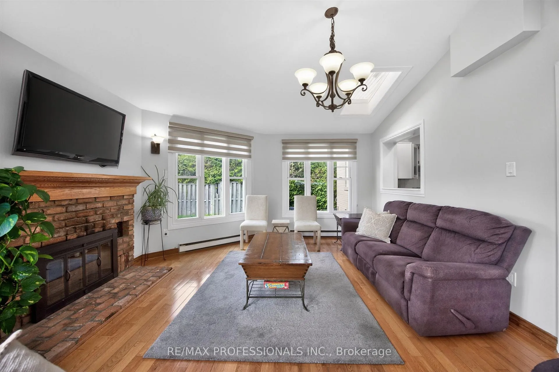 Photo 14 of 3 Caledon Court, Brampton, Avondale — HOMEH