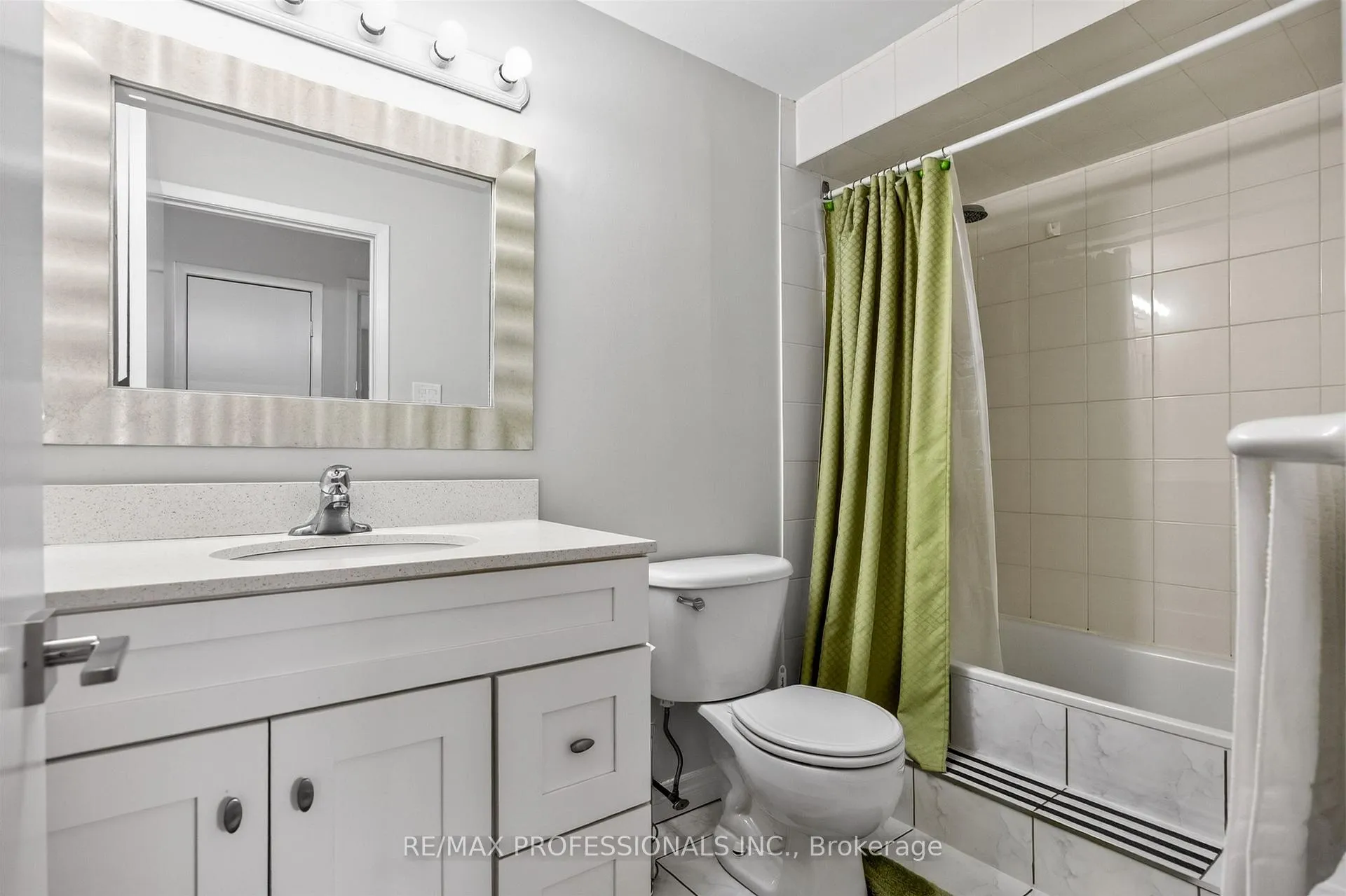 Photo 30 of 3 Caledon Court, Brampton, Avondale — HOMEH