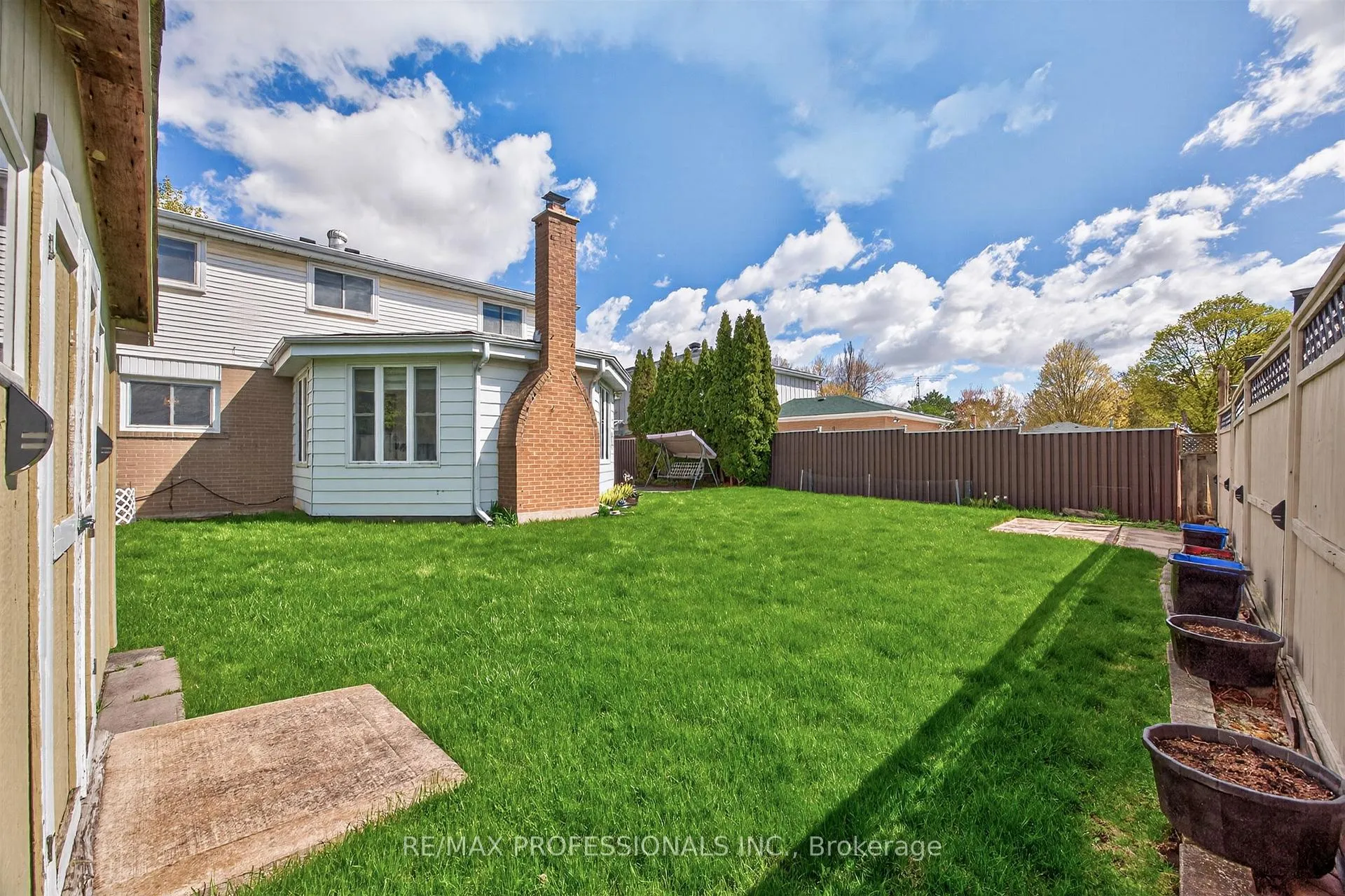 Photo 38 of 3 Caledon Court, Brampton, Avondale — HOMEH