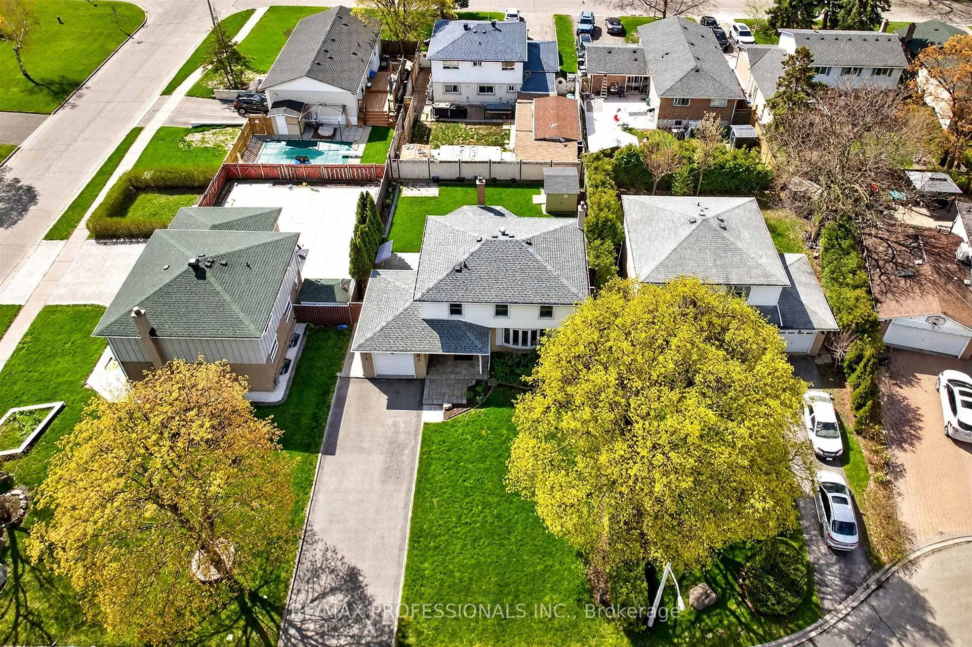 Photo 40 of 3 Caledon Court, Brampton, Avondale — HOMEH