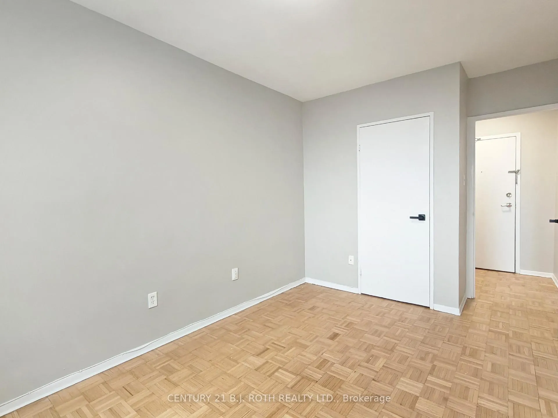 Photo 5 of Unit 407, 98 Holgate Street, Barrie, Allandale — HOMEH