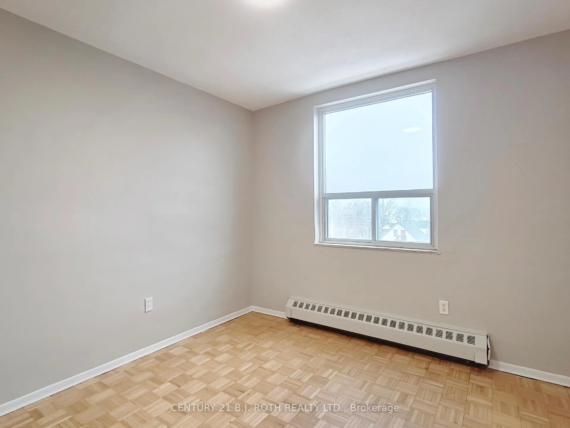Photo 6 of Unit 407, 98 Holgate Street, Barrie, Allandale — HOMEH