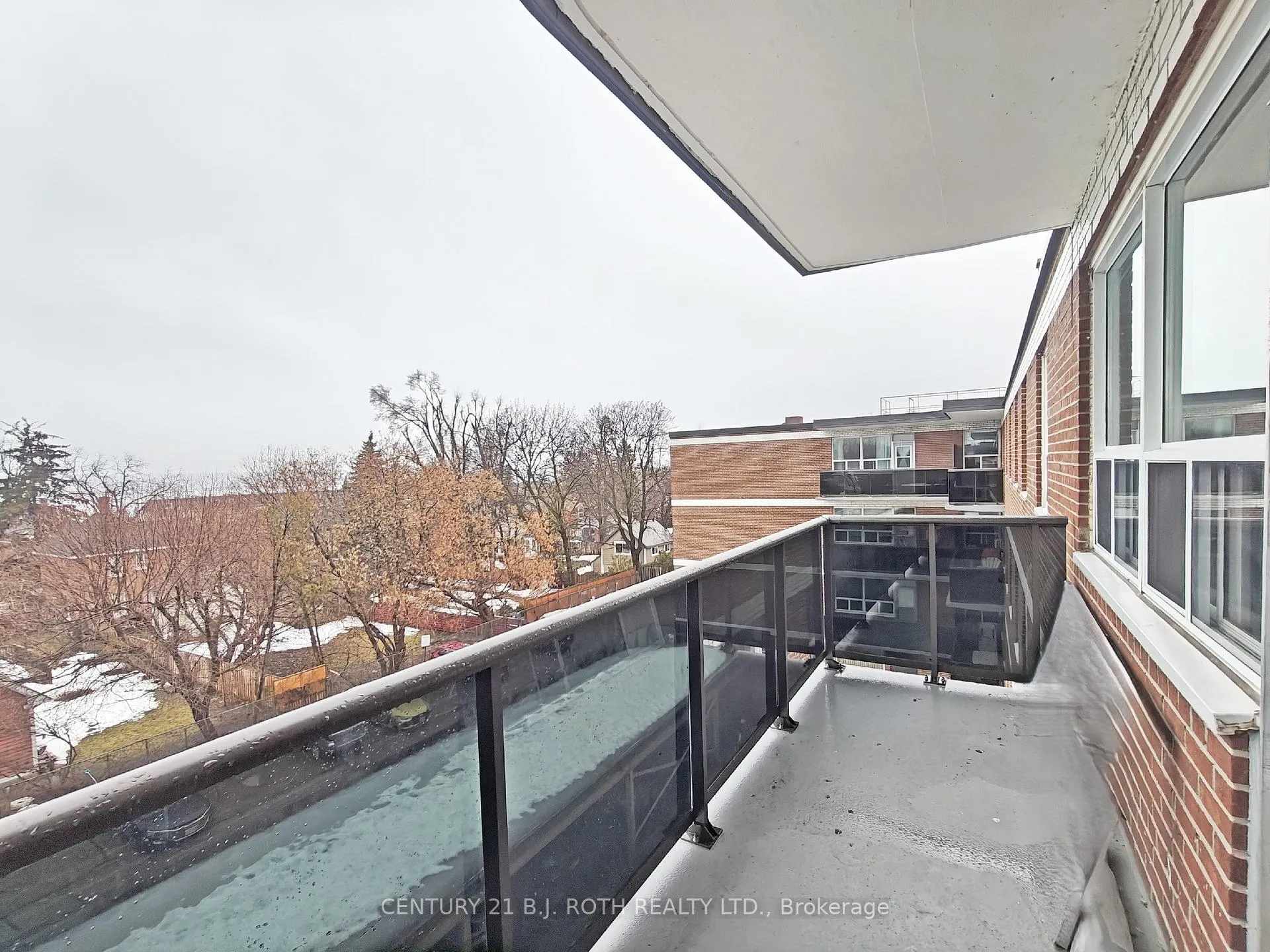 Photo 13 of Unit 407, 98 Holgate Street, Barrie, Allandale — HOMEH