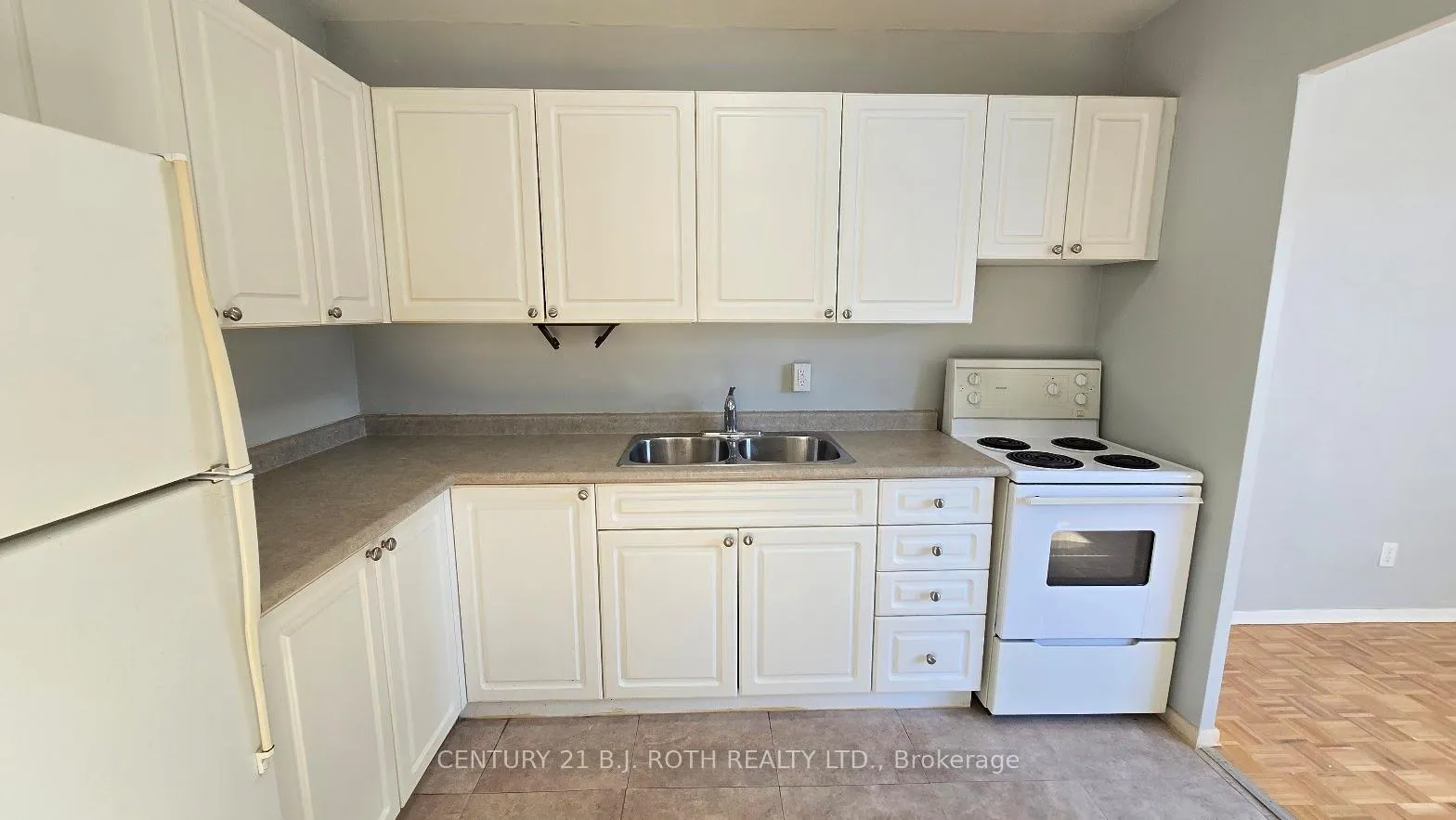 Photo 4 of Unit 306, 98 Holgate Street, Barrie, Allandale — HOMEH