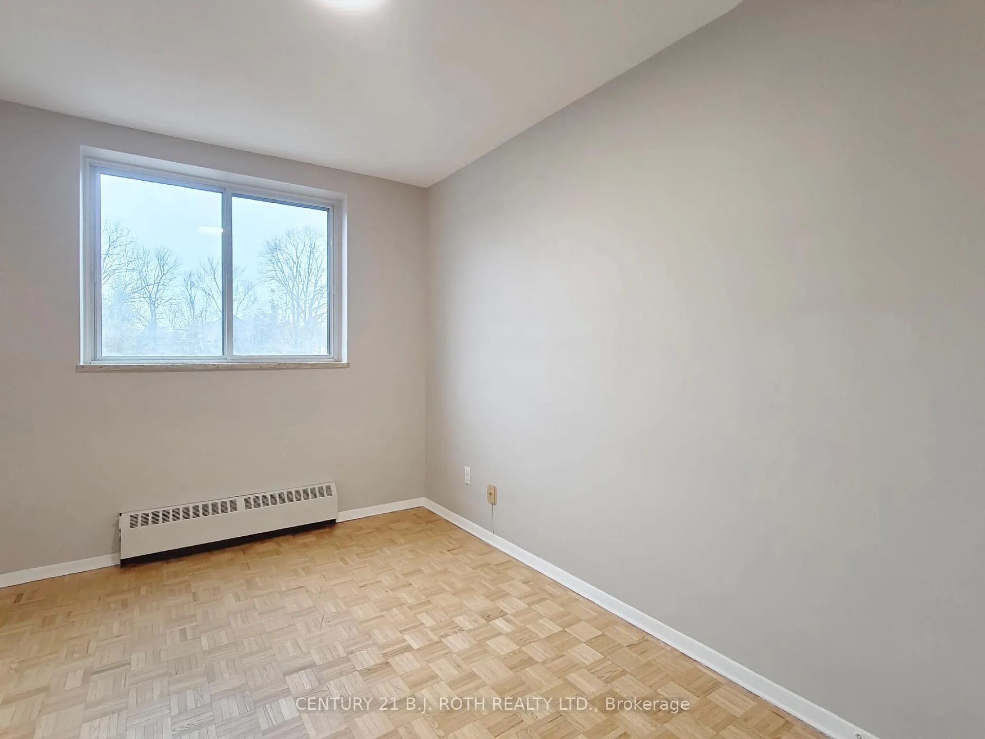 Photo 6 of Unit 405, 37 Peel Street, Barrie, City Centre — HOMEH