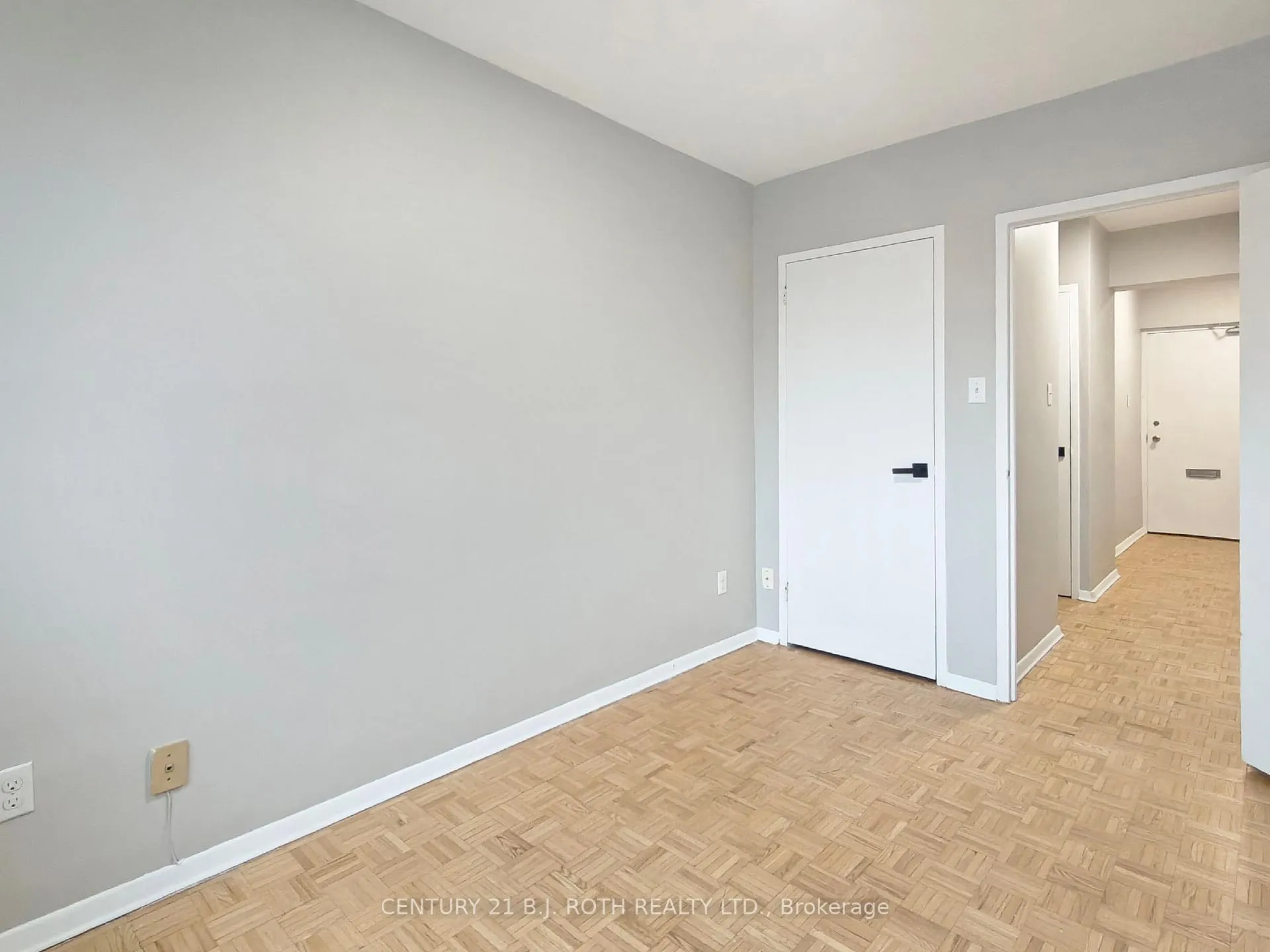 Photo 7 of Unit 405, 37 Peel Street, Barrie, City Centre — HOMEH