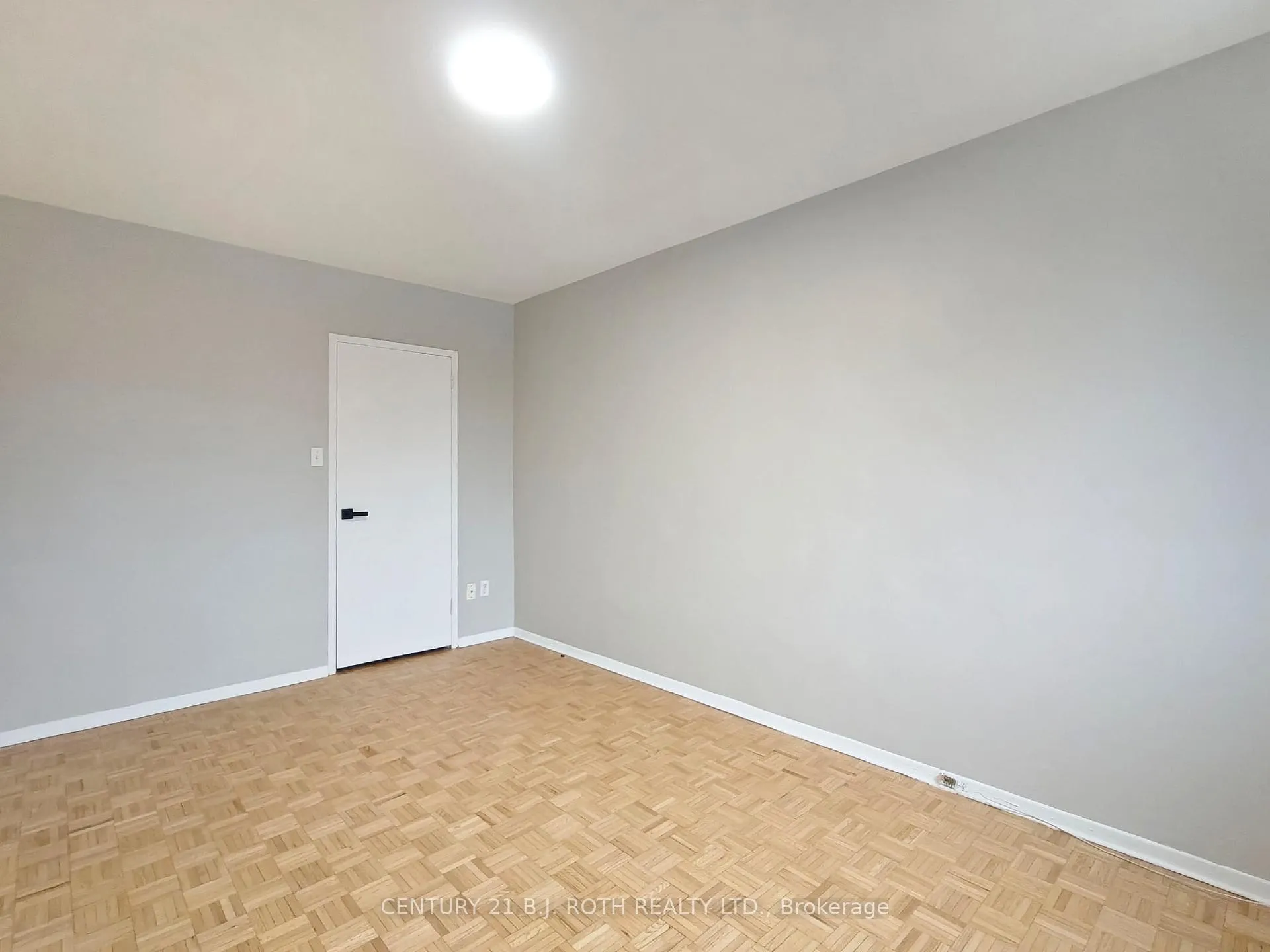 Photo 9 of Unit 405, 37 Peel Street, Barrie, City Centre — HOMEH