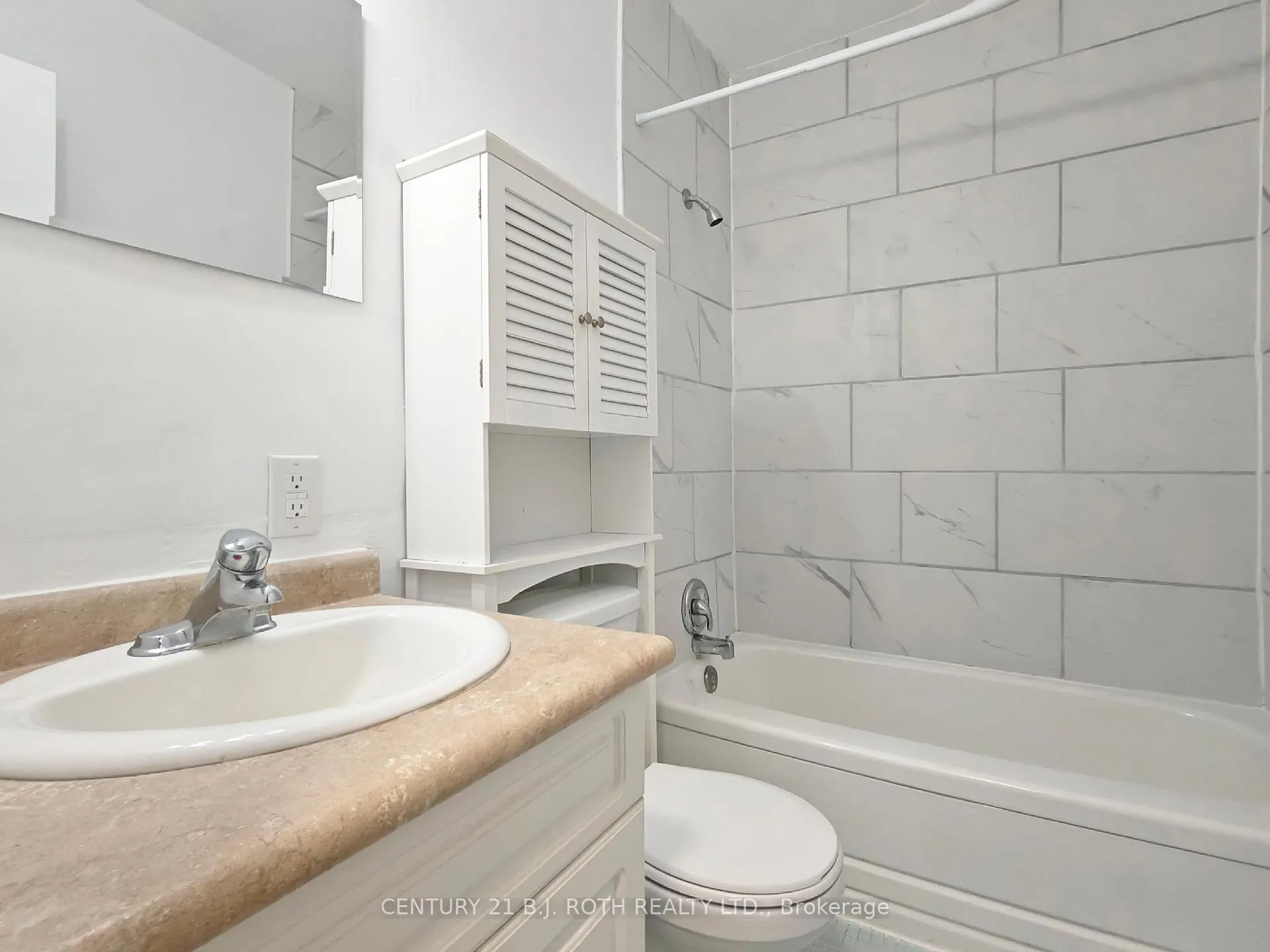 Photo 10 of Unit 405, 37 Peel Street, Barrie, City Centre — HOMEH