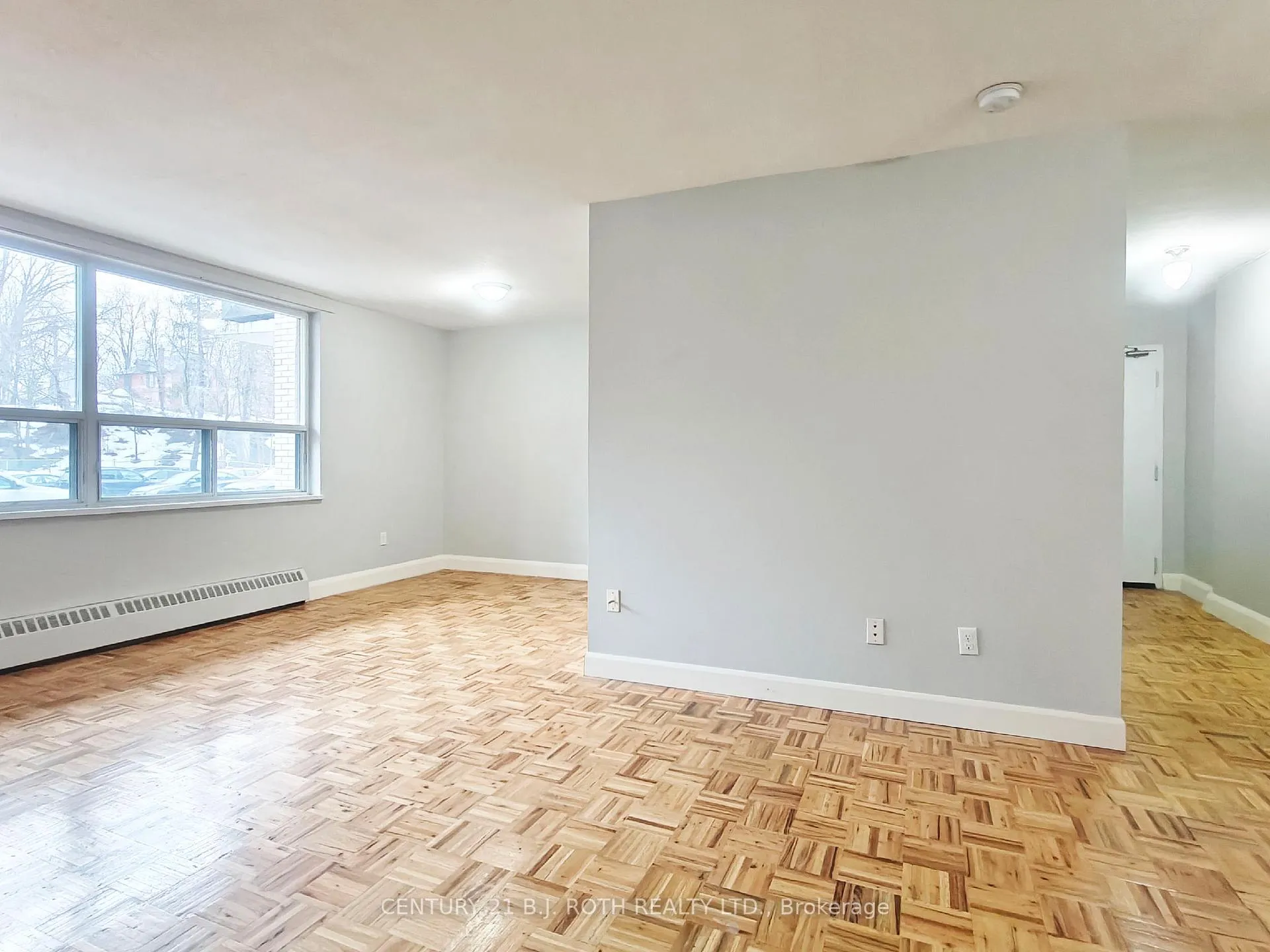 Photo 2 of Unit 100, 37 Peel Street, Barrie, City Centre — HOMEH