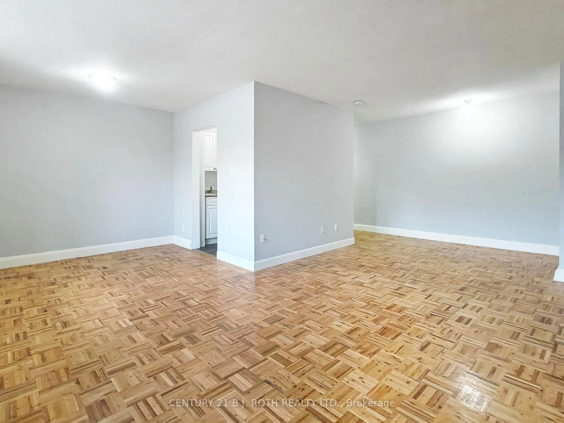 Photo 3 of Unit 100, 37 Peel Street, Barrie, City Centre — HOMEH