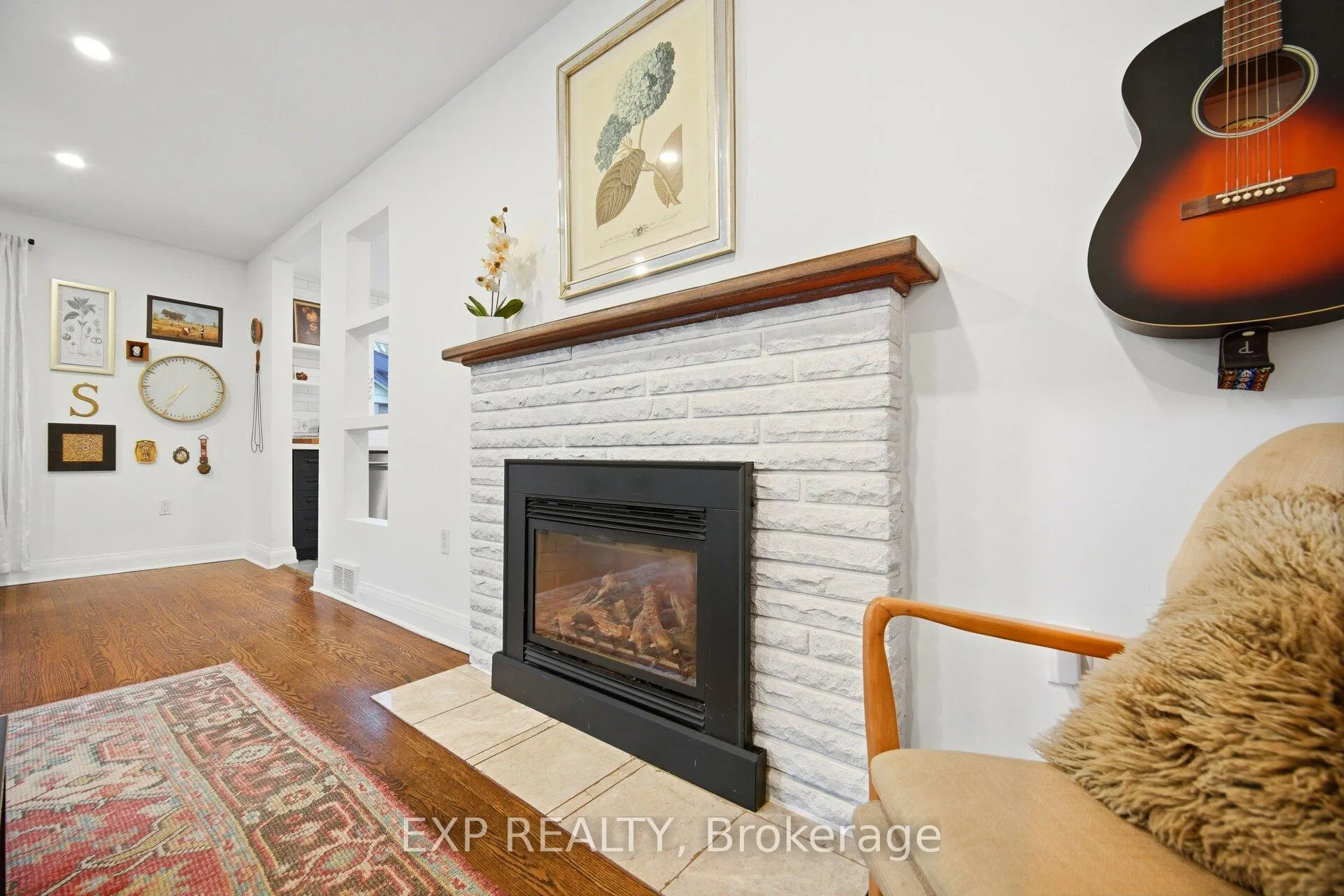 Photo 9 of 11 Armstrong Street, Brampton, Downtown Brampton — HOMEH