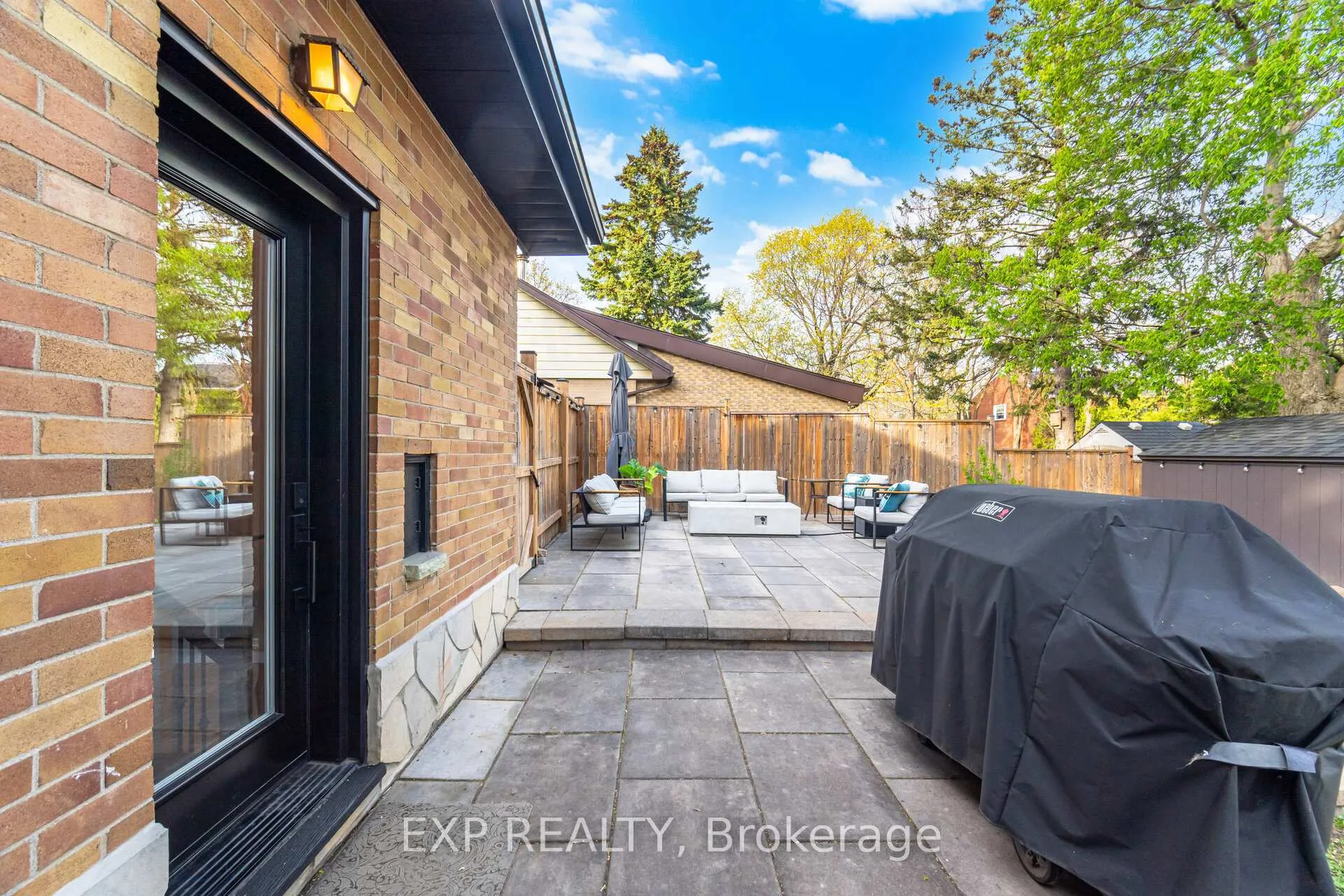 Photo 35 of 11 Armstrong Street, Brampton, Downtown Brampton — HOMEH
