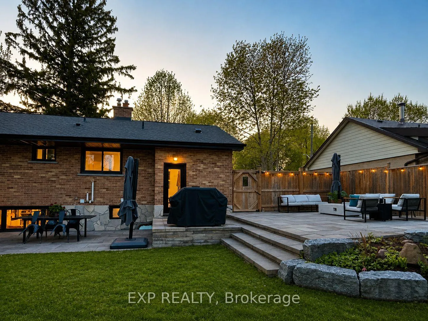 Photo 43 of 11 Armstrong Street, Brampton, Downtown Brampton — HOMEH