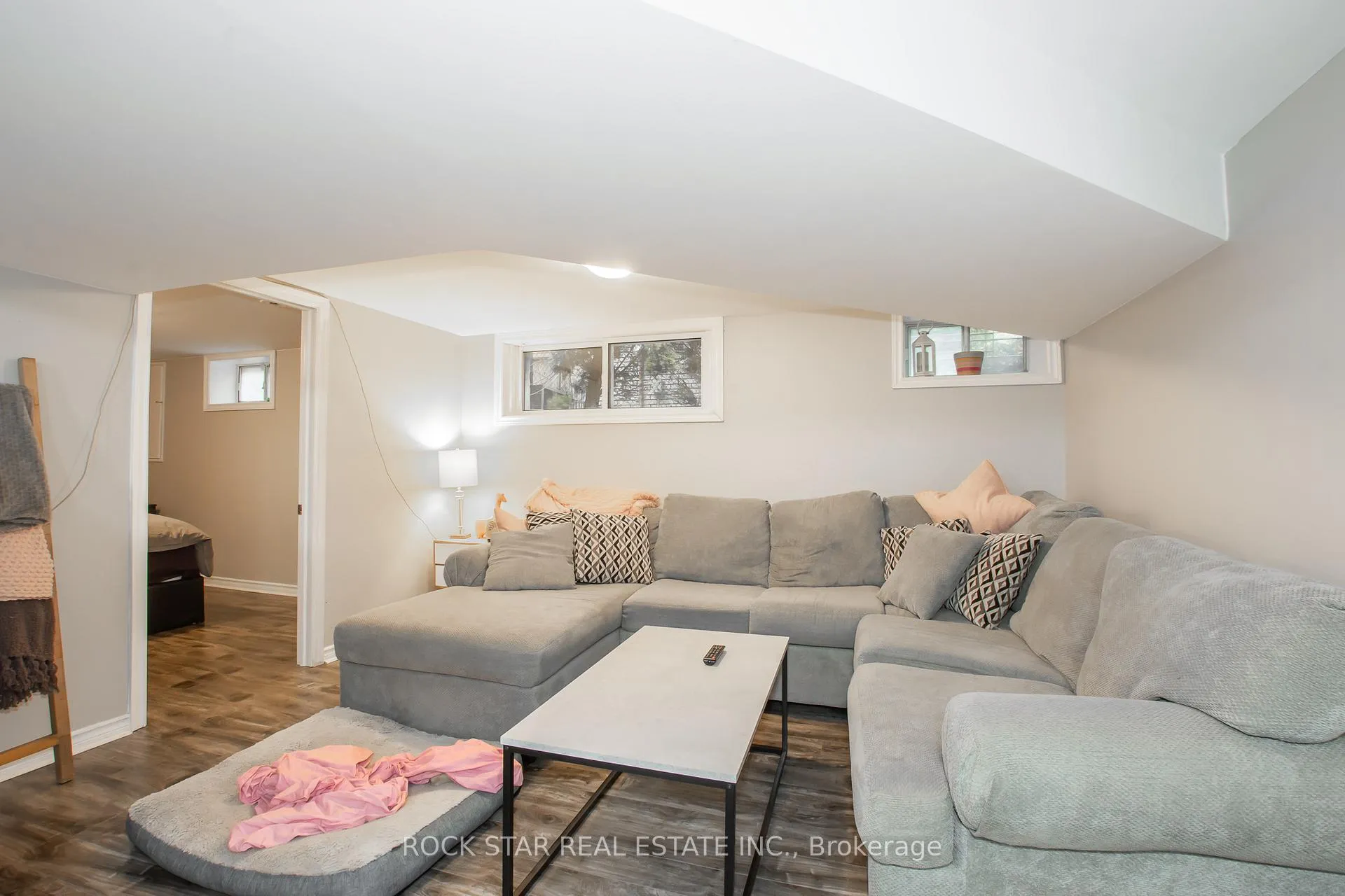 Photo 12 of 4 Hudson Drive, St. Catharines, Vine/Linwell — HOMEH