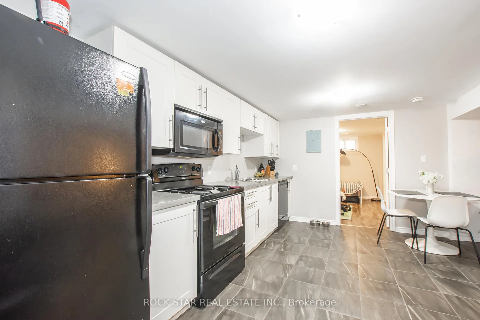 Photo 16 of 4 Hudson Drive, St. Catharines, Vine/Linwell — HOMEH