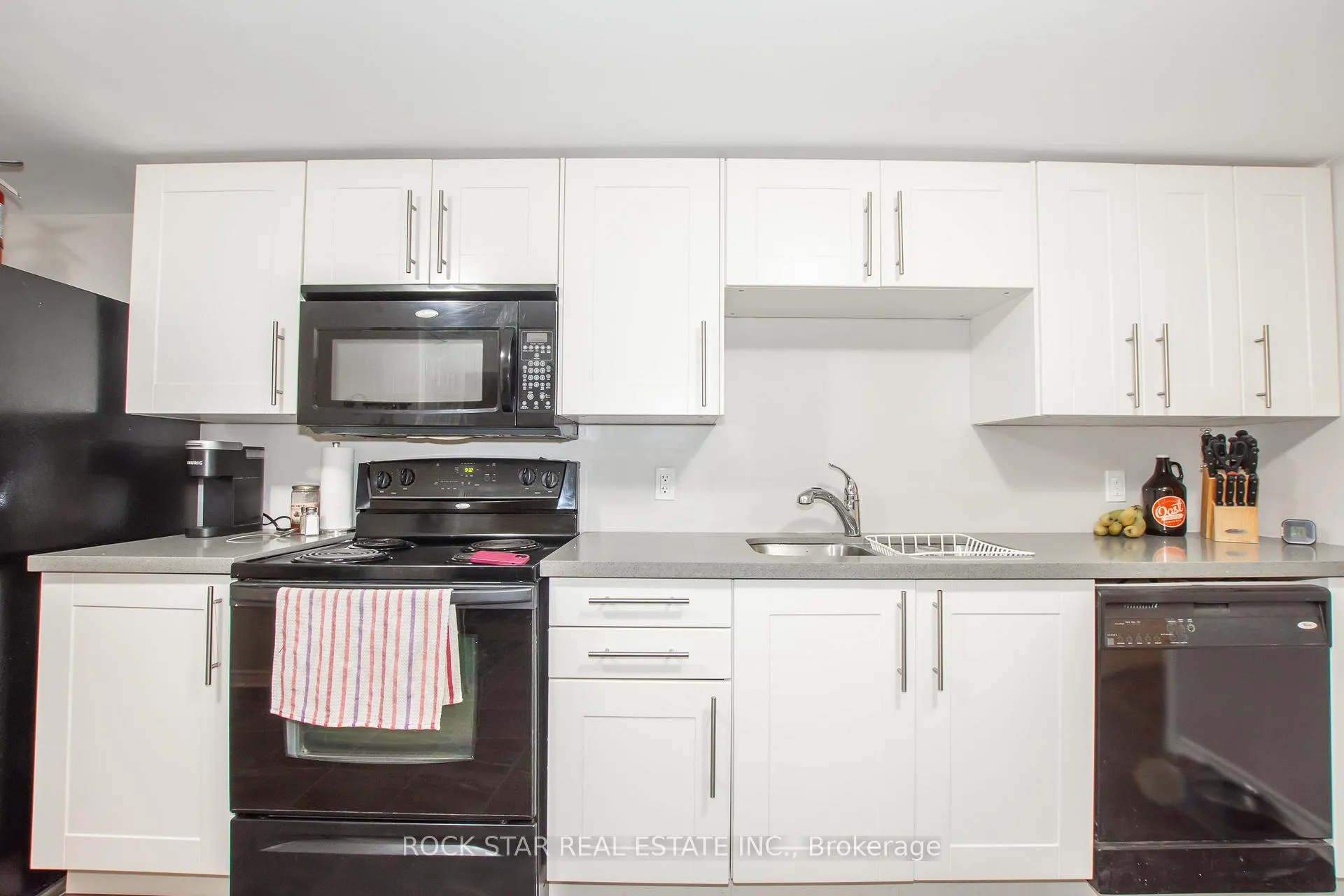 Photo 18 of 4 Hudson Drive, St. Catharines, Vine/Linwell — HOMEH