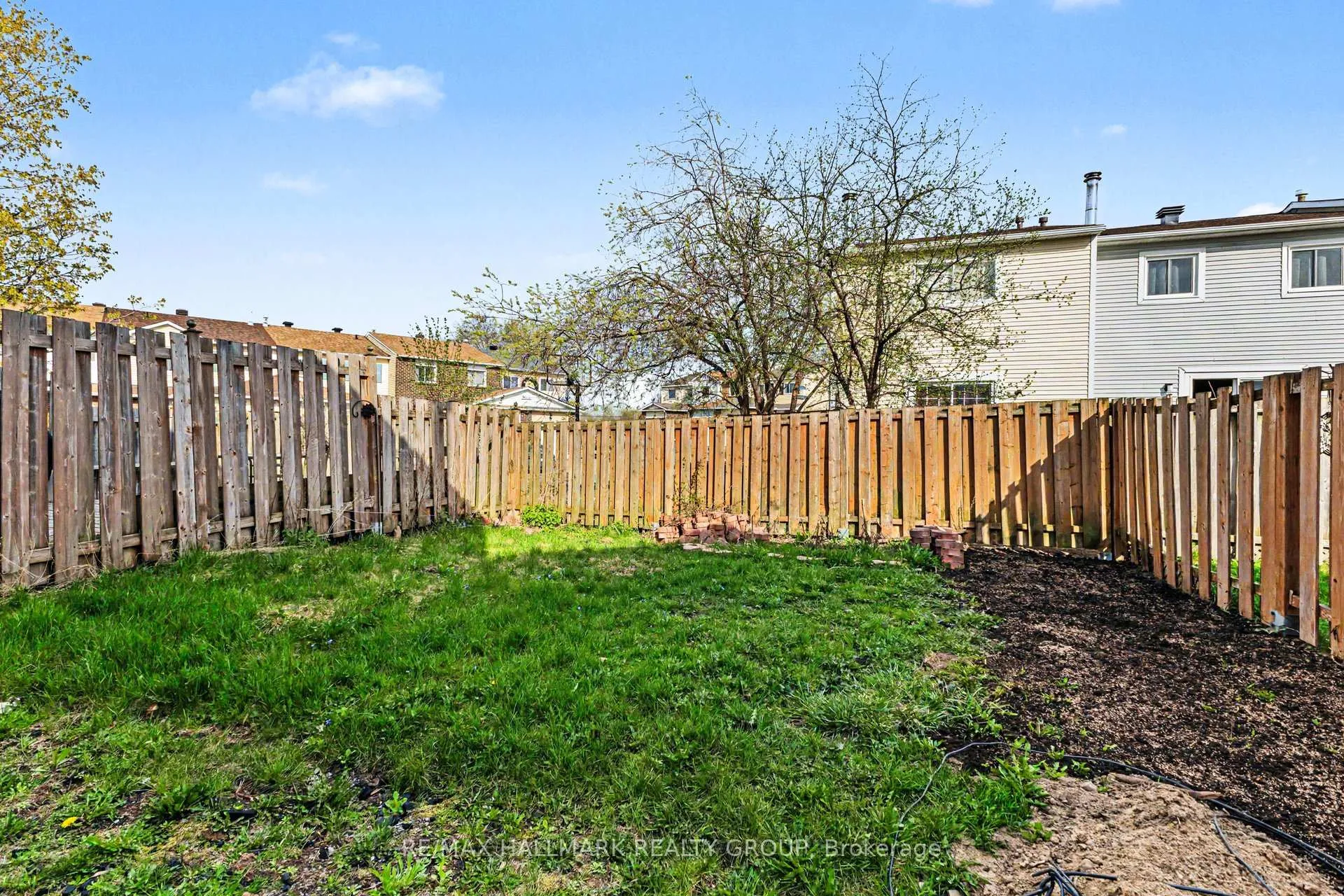 Photo 2 of 16 Sunridge Lane, Ottawa, Barrhaven - On the Green — HOMEH