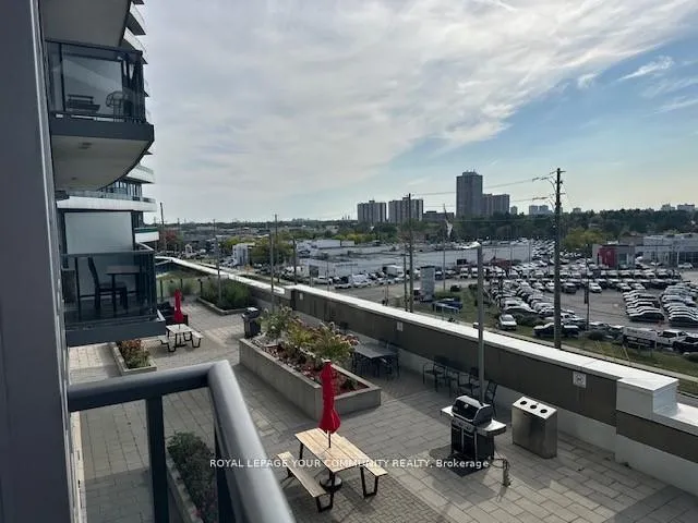 Photo 6 of Unit 415, 7171 Yonge Street, Markham, Thornhill — HOMEH
