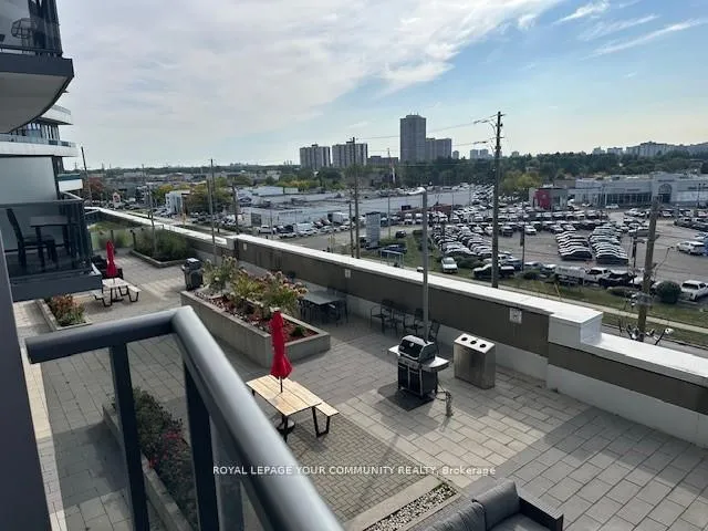 Photo 11 of Unit 415, 7171 Yonge Street, Markham, Thornhill — HOMEH