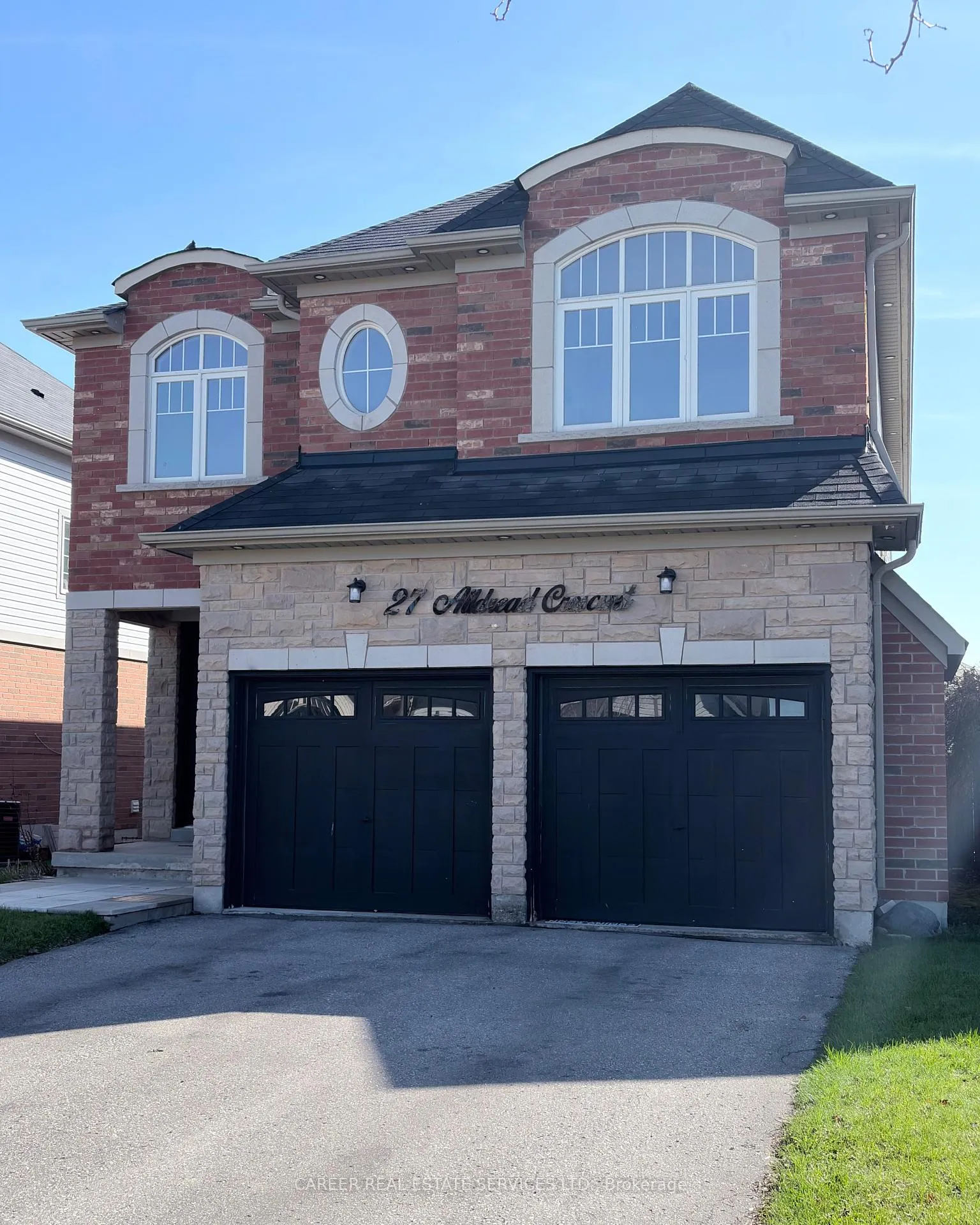 Photo 2 of 27 Alldread Crescent, Clarington, Newcastle — HOMEH