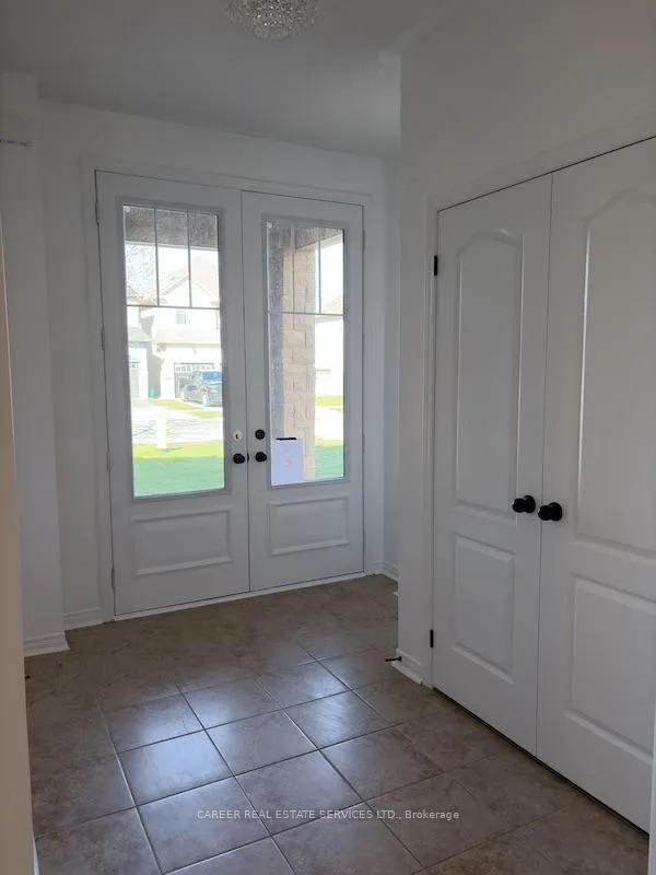 Photo 3 of 27 Alldread Crescent, Clarington, Newcastle — HOMEH