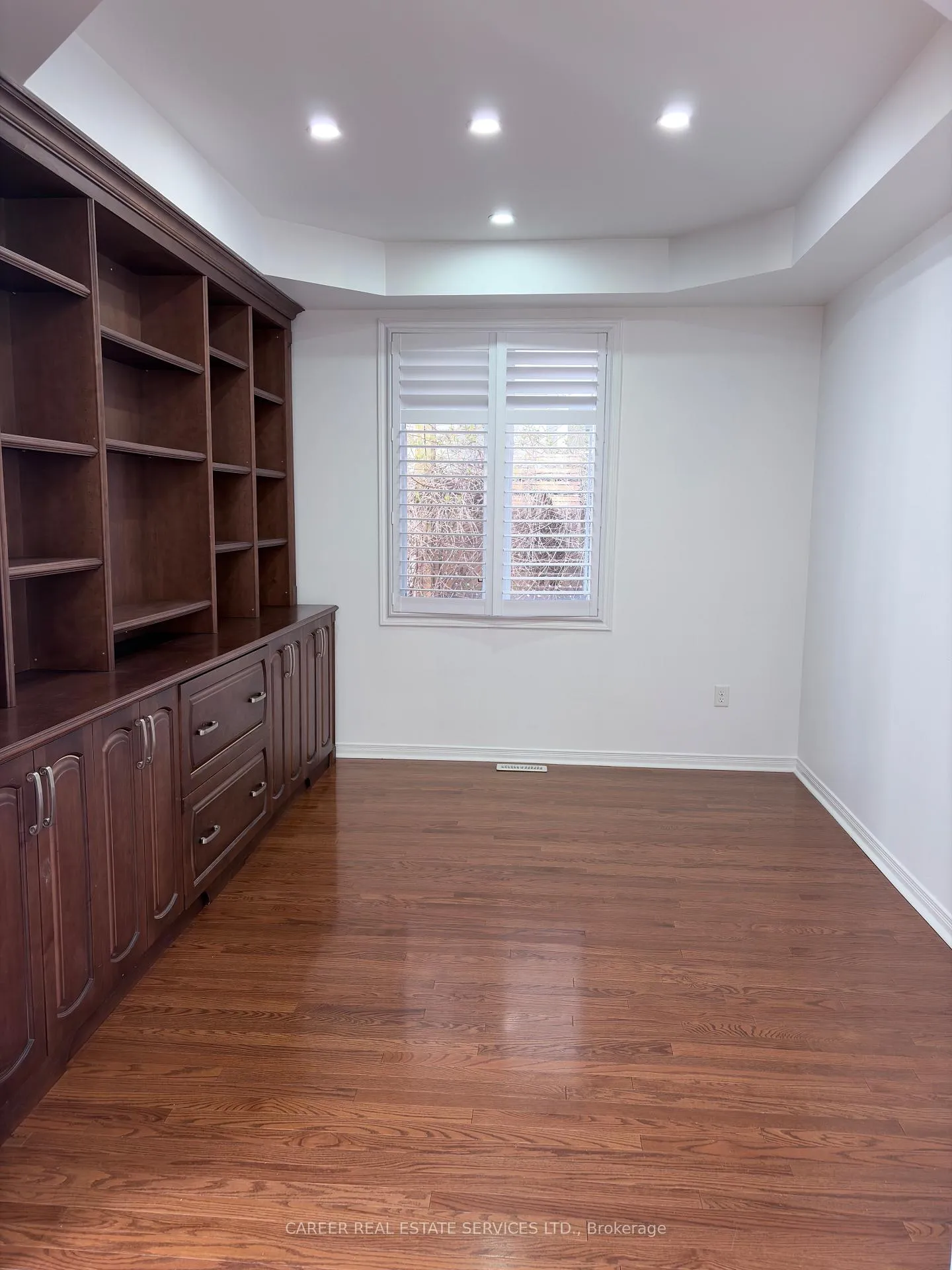 Photo 5 of 27 Alldread Crescent, Clarington, Newcastle — HOMEH