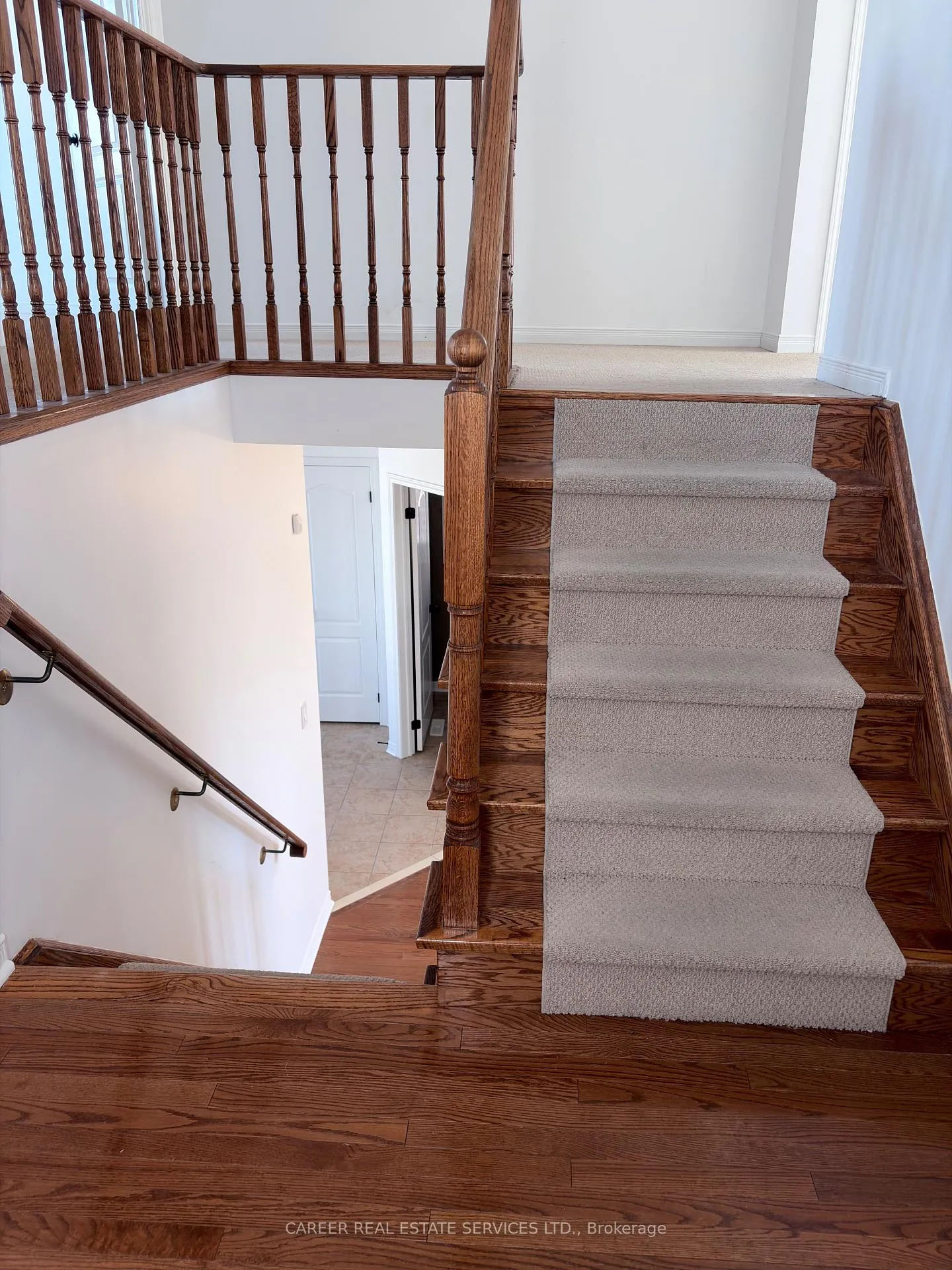 Photo 6 of 27 Alldread Crescent, Clarington, Newcastle — HOMEH