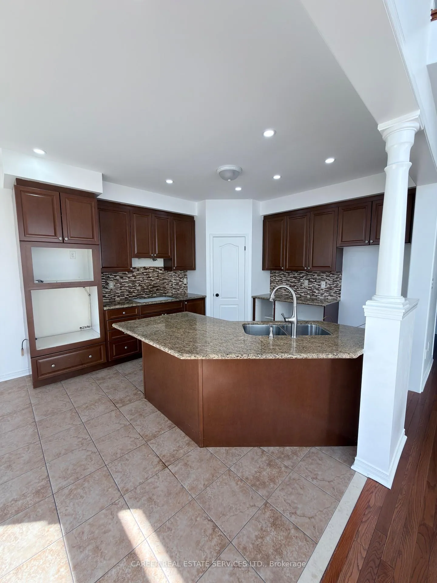 Photo 11 of 27 Alldread Crescent, Clarington, Newcastle — HOMEH
