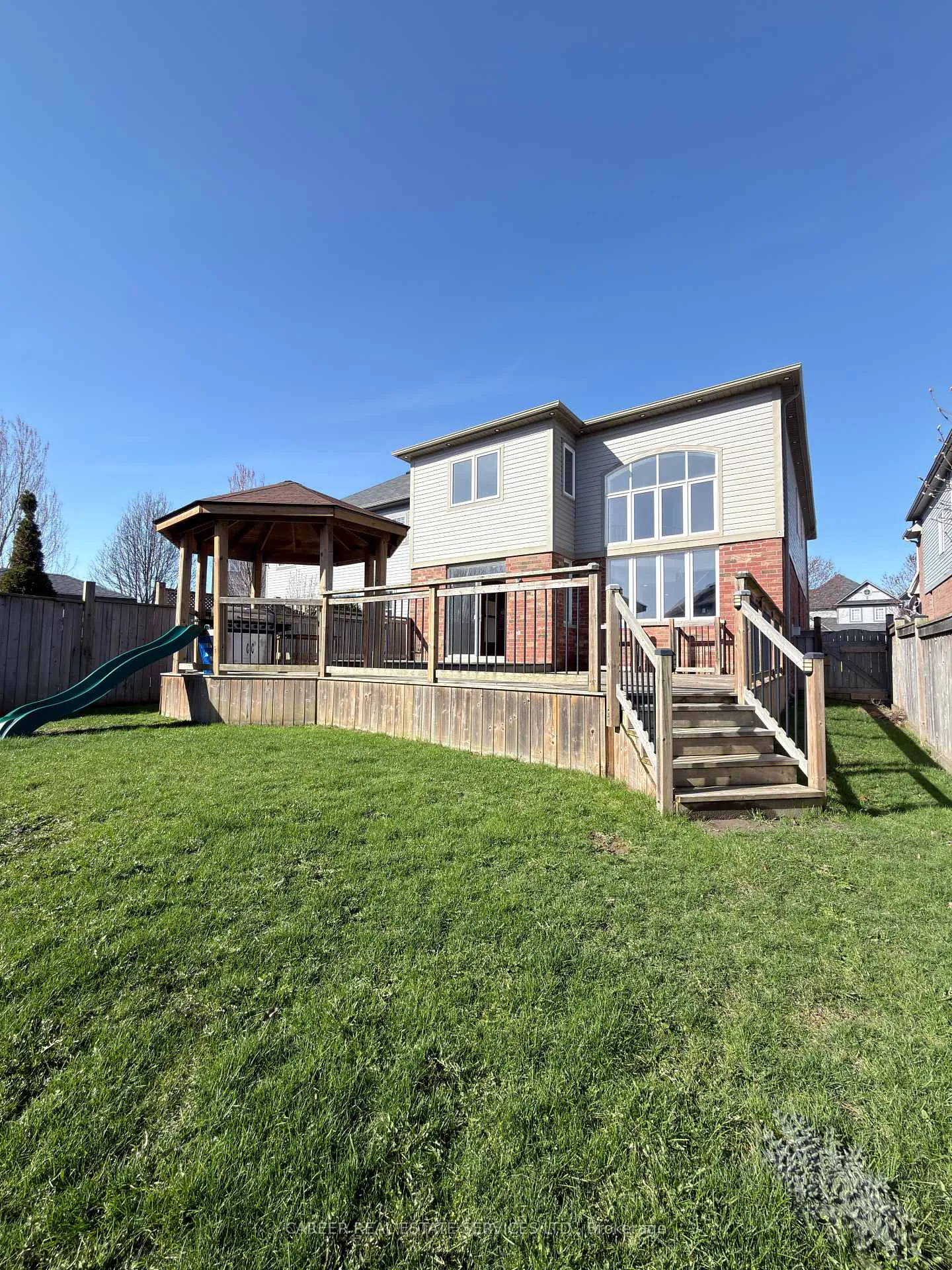 Photo 16 of 27 Alldread Crescent, Clarington, Newcastle — HOMEH