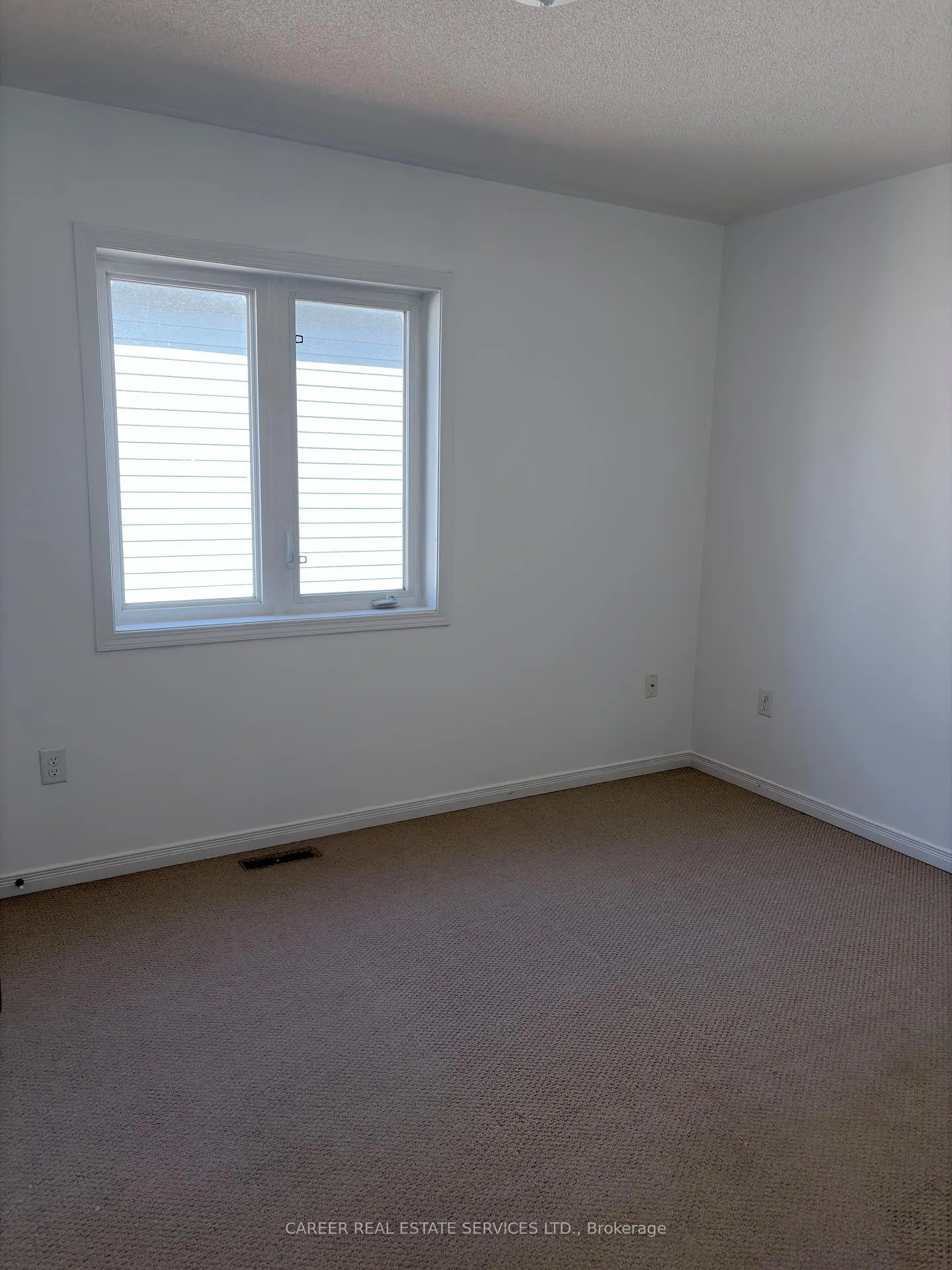 Photo 21 of 27 Alldread Crescent, Clarington, Newcastle — HOMEH