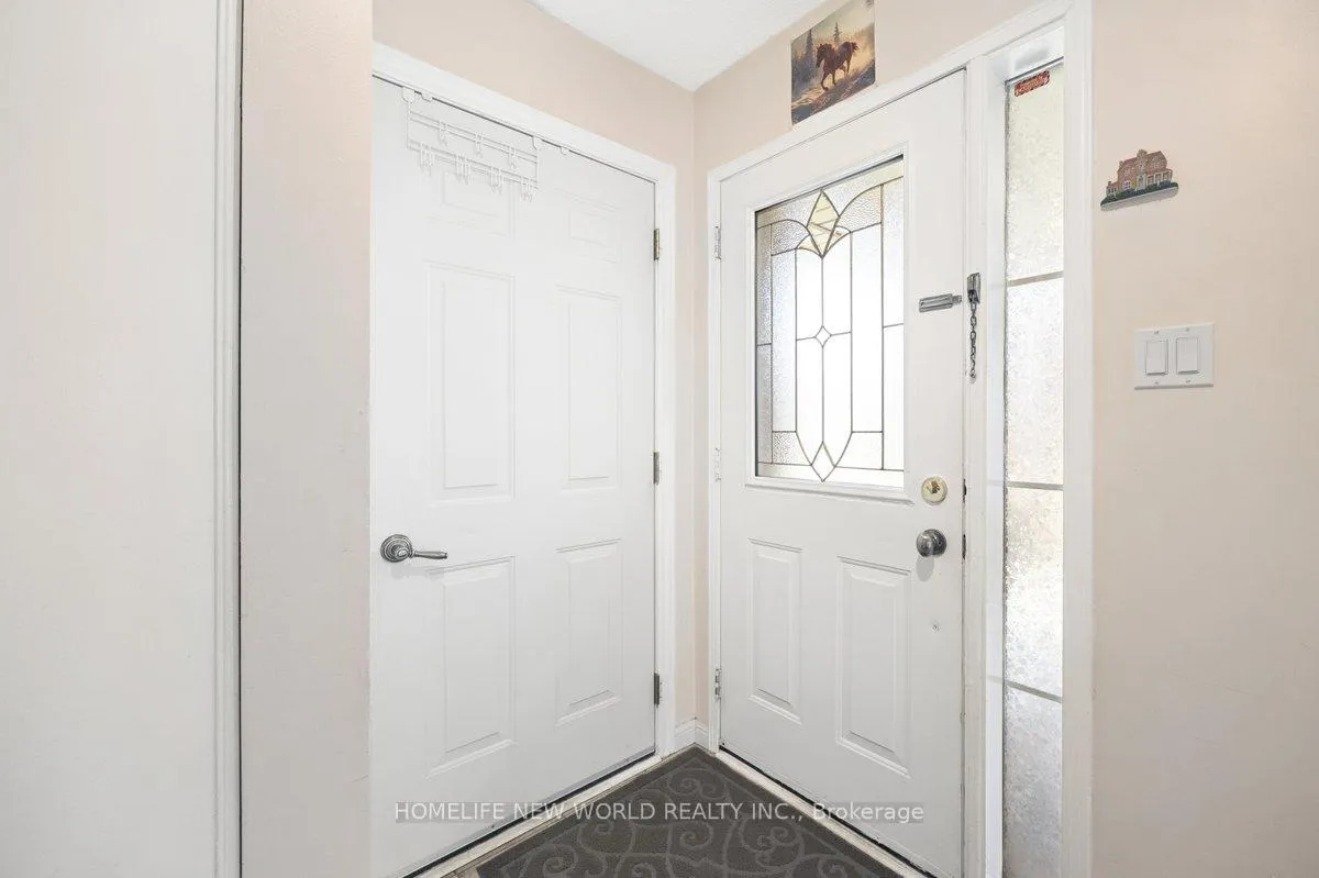 Photo 11 of 95 Athabaska Road, Barrie, Holly — HOMEH