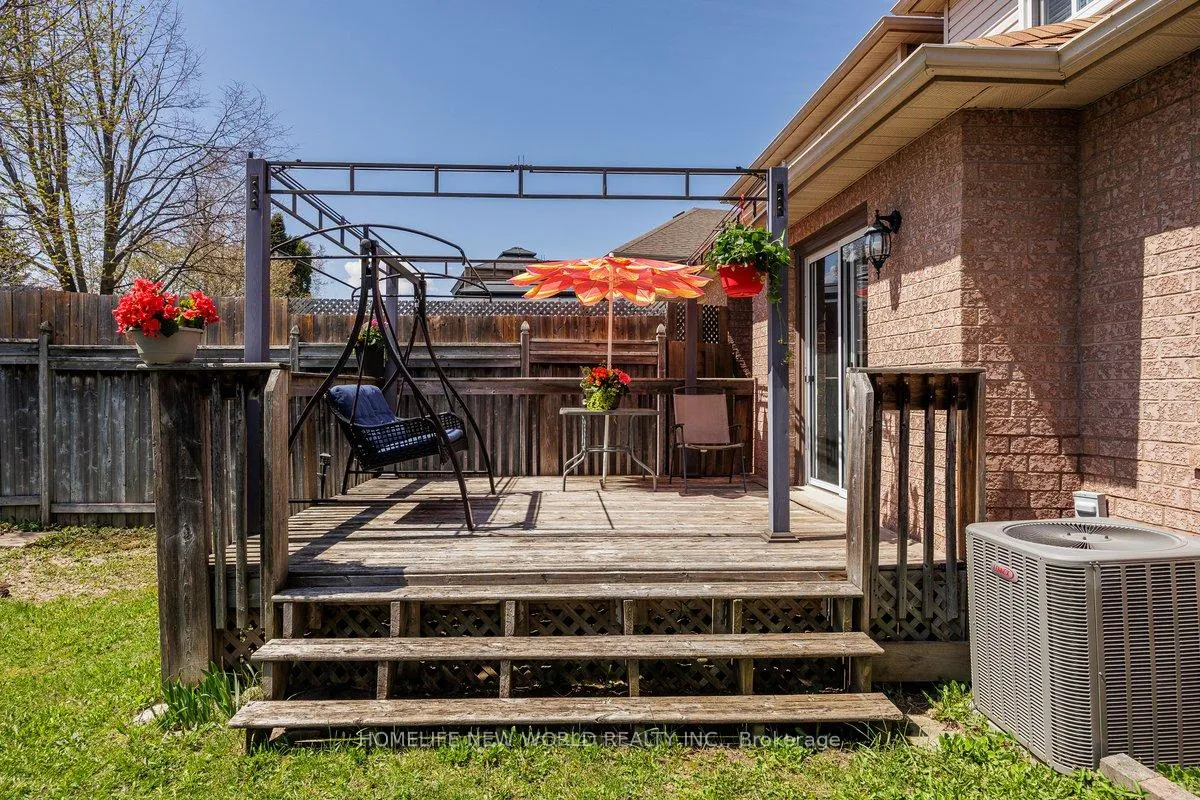 Photo 12 of 95 Athabaska Road, Barrie, Holly — HOMEH